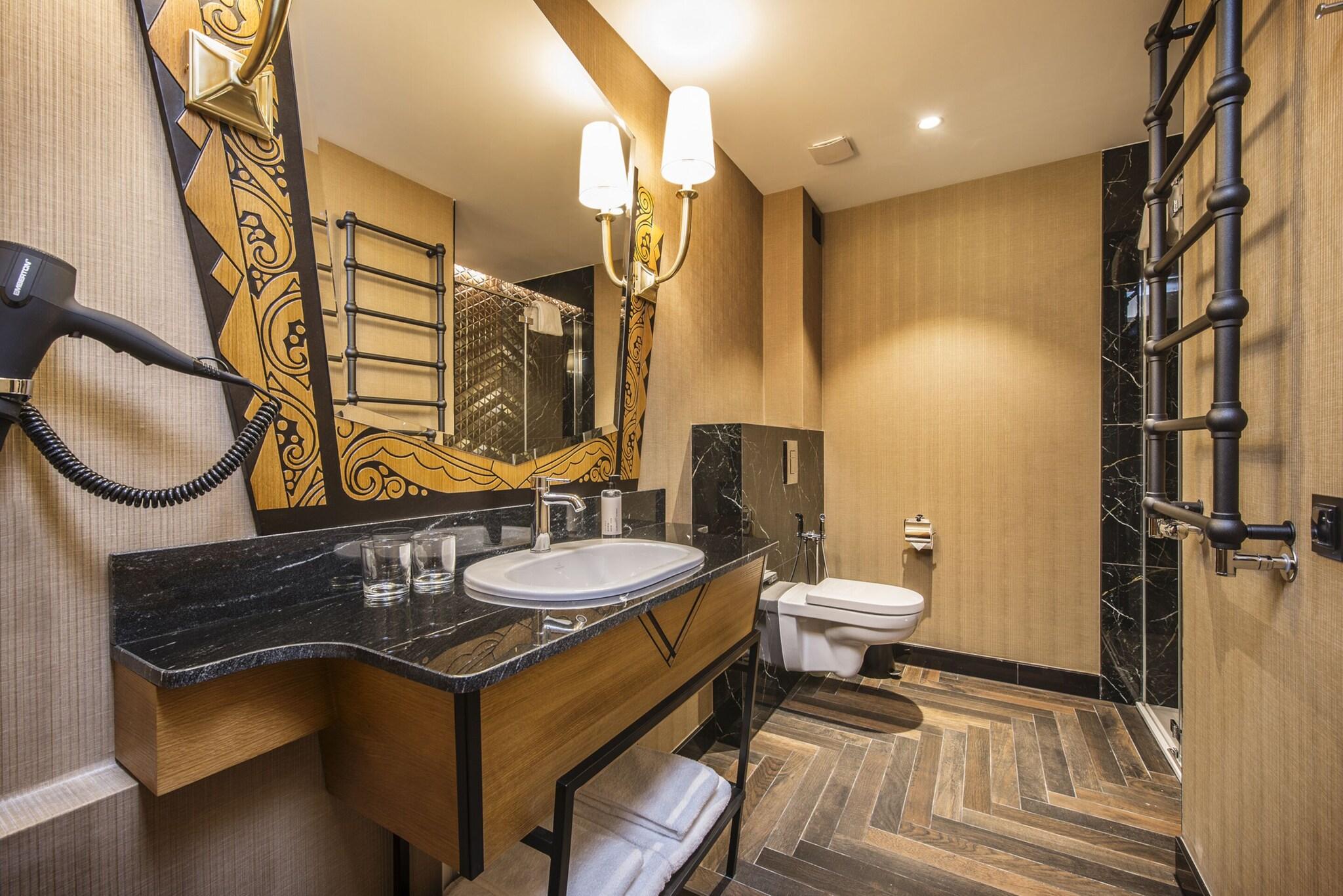 Double or Twin Deluxe Mountain View