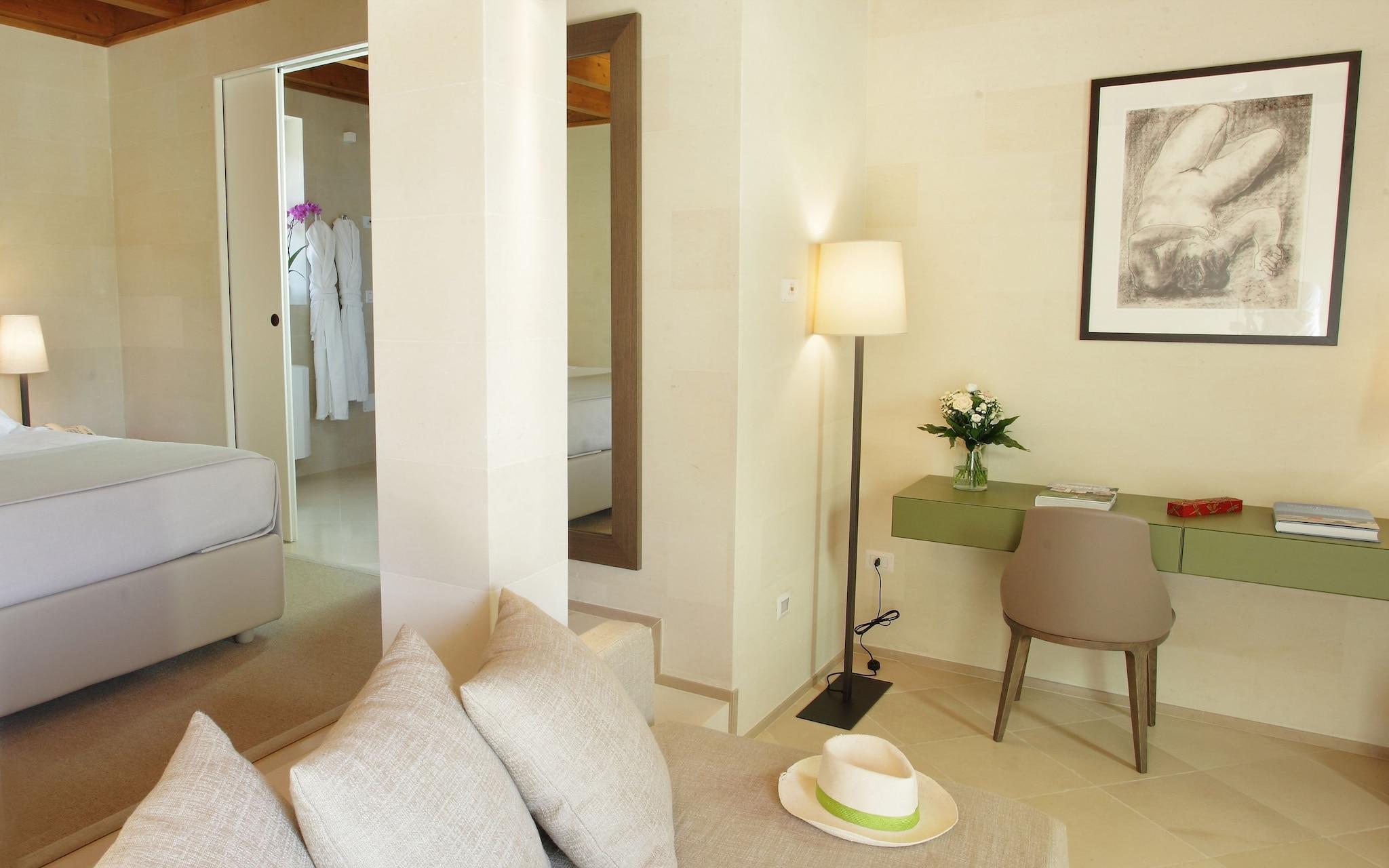 Junior Suite Deluxe Queen Bed