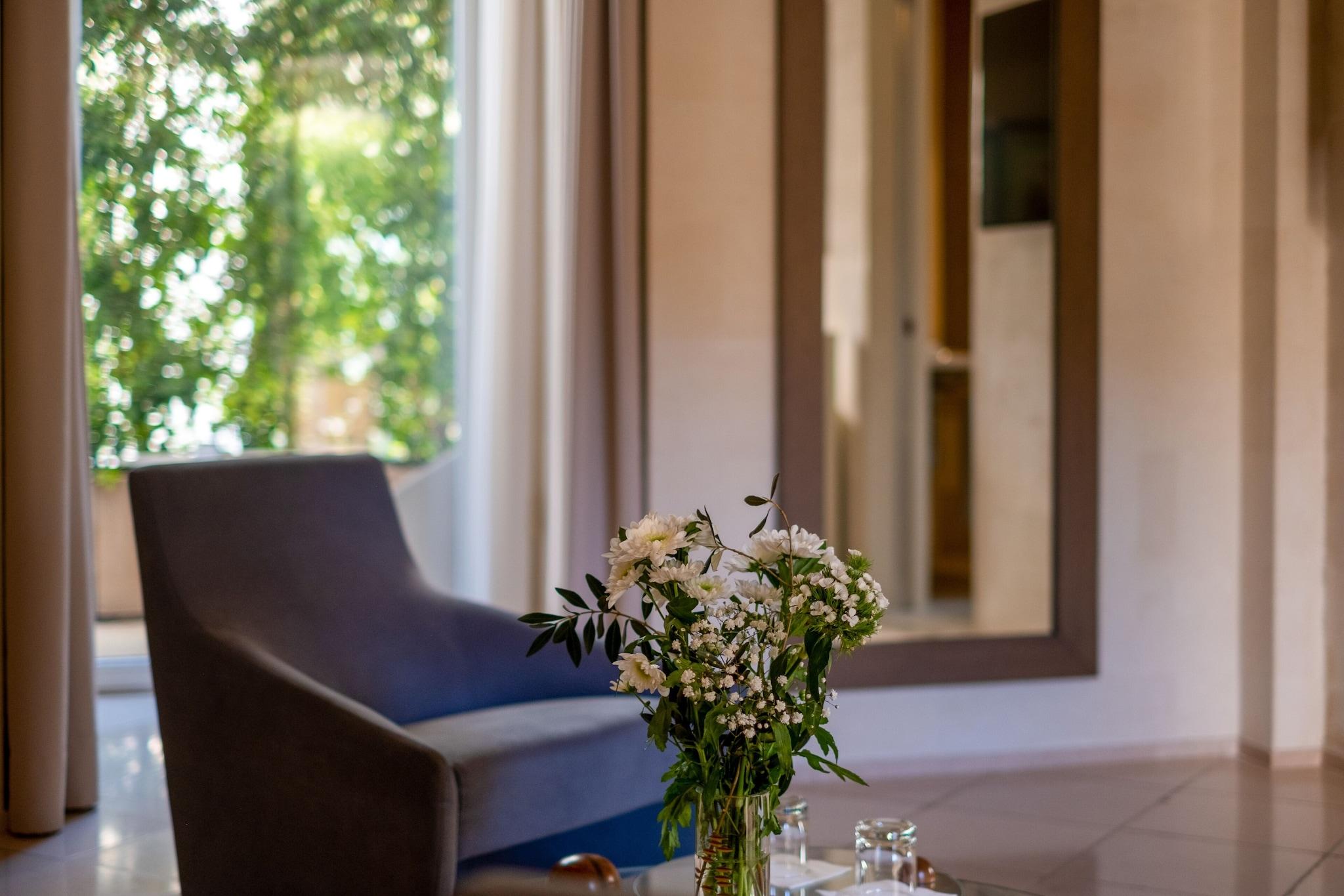 Junior Suite Deluxe Queen Bed