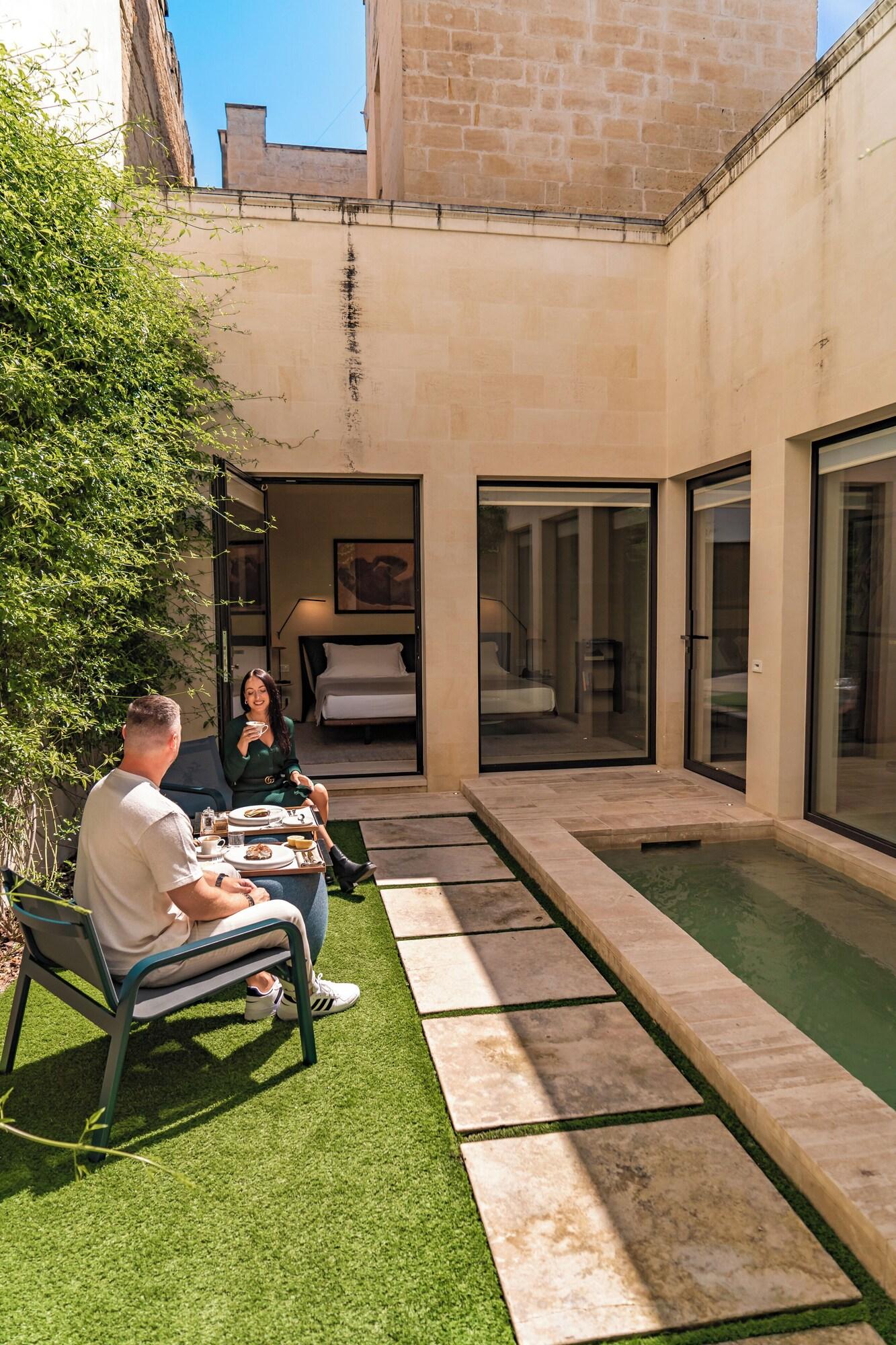 Studio with Private Pool