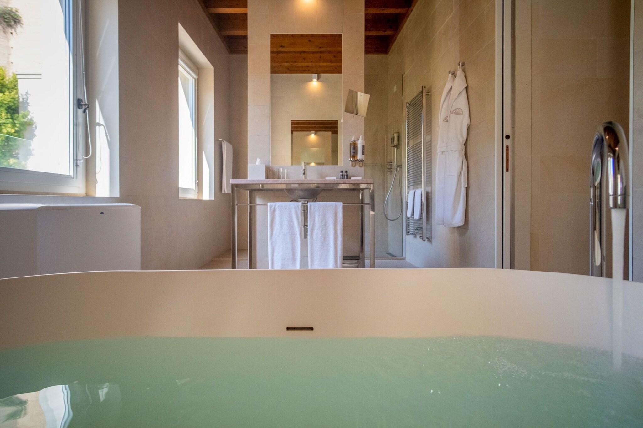 Suite Queen Size Bed