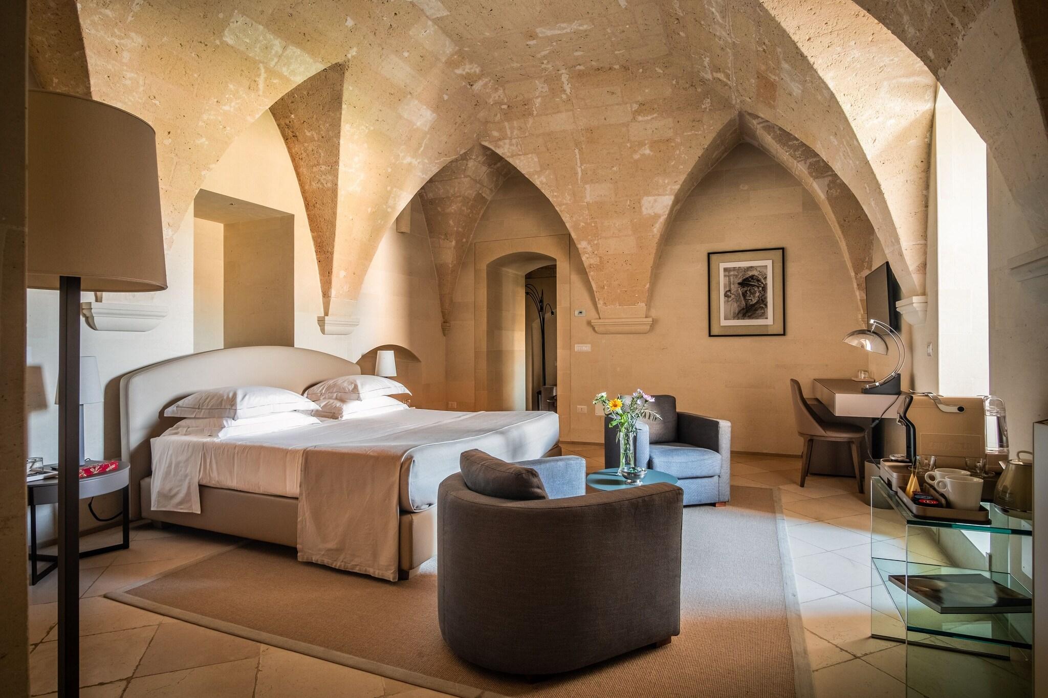 Suite Queen Size Bed