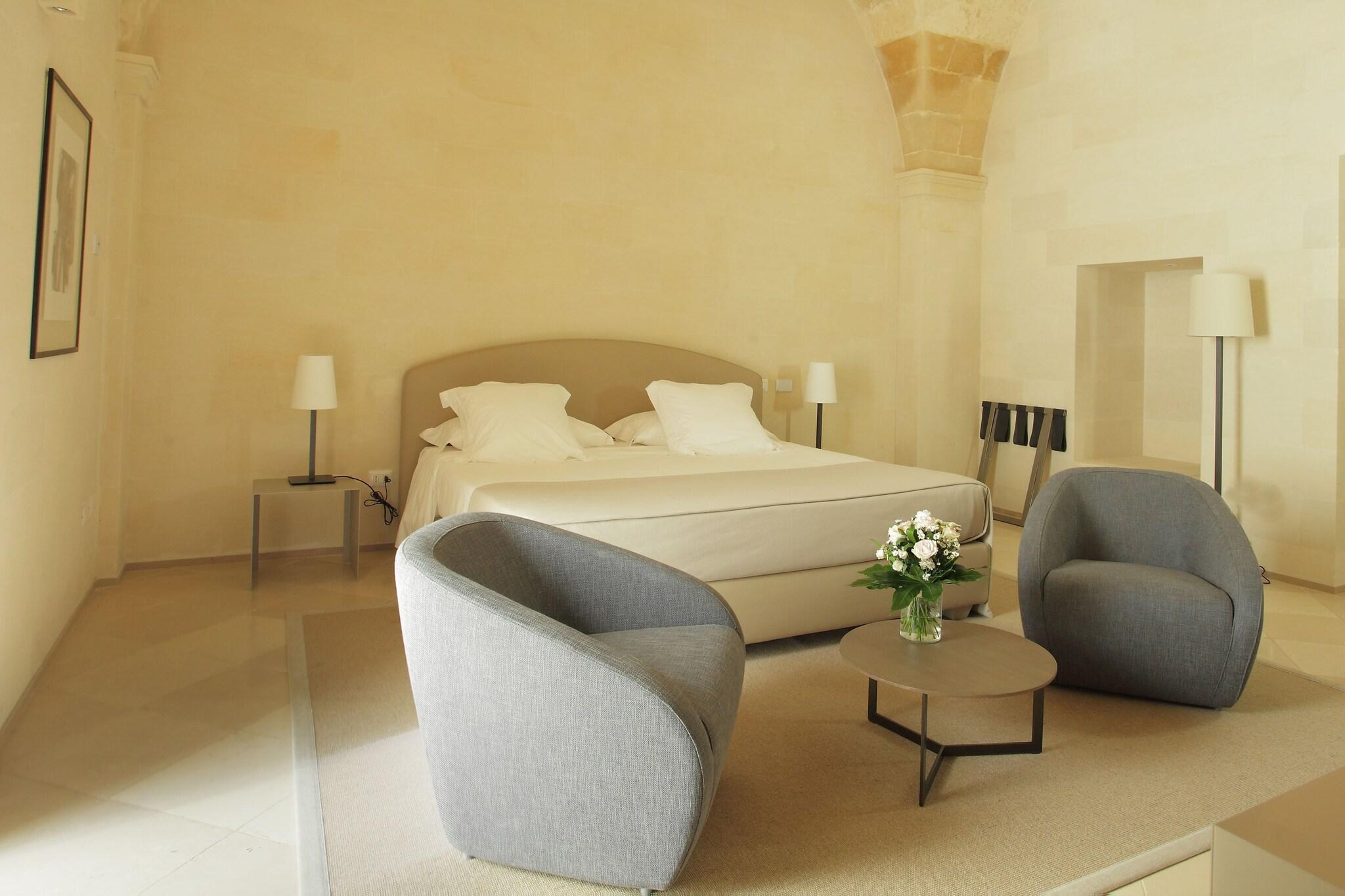 Junior Suite Deluxe Queen Bed