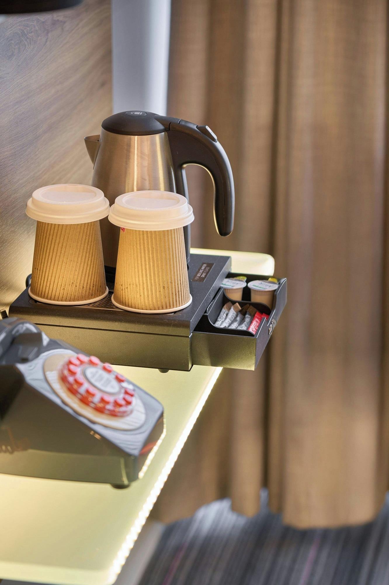 Double Queen Size Bed