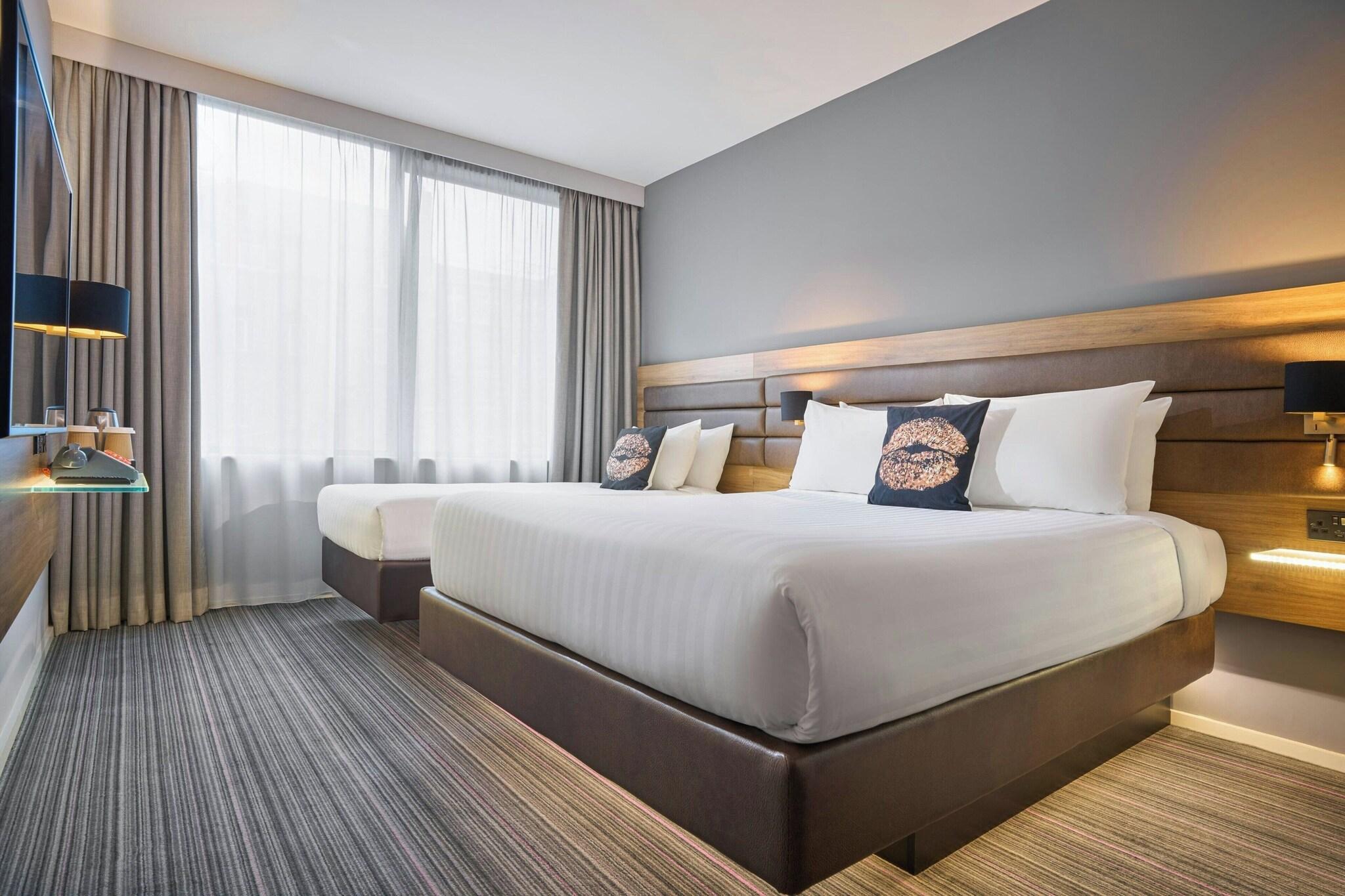 Double Queen Size Bed