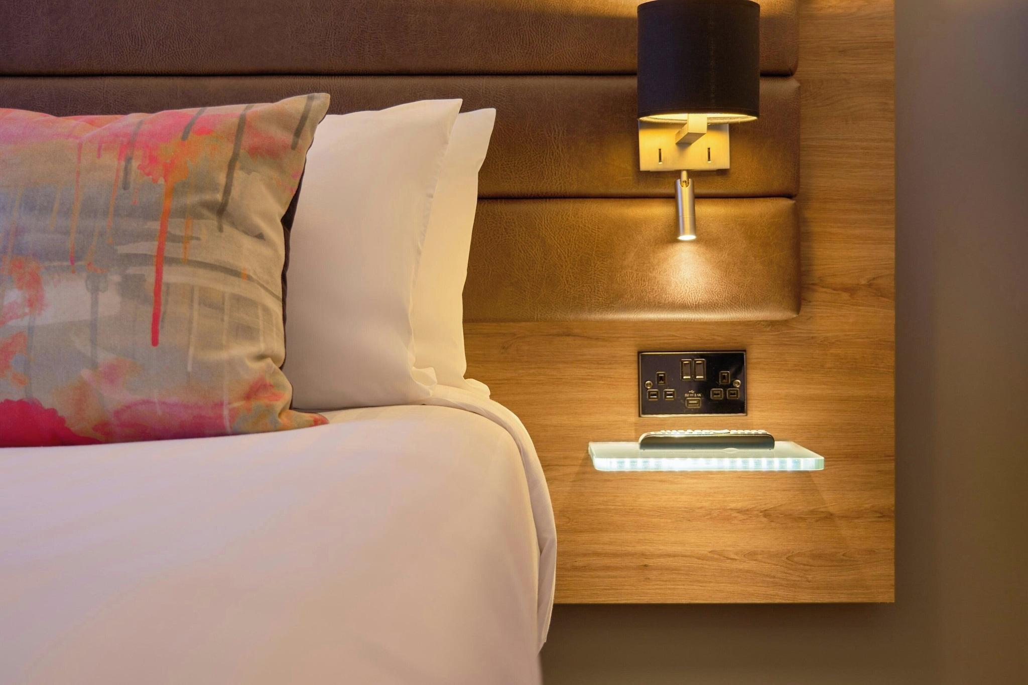 Double Queen Size Bed