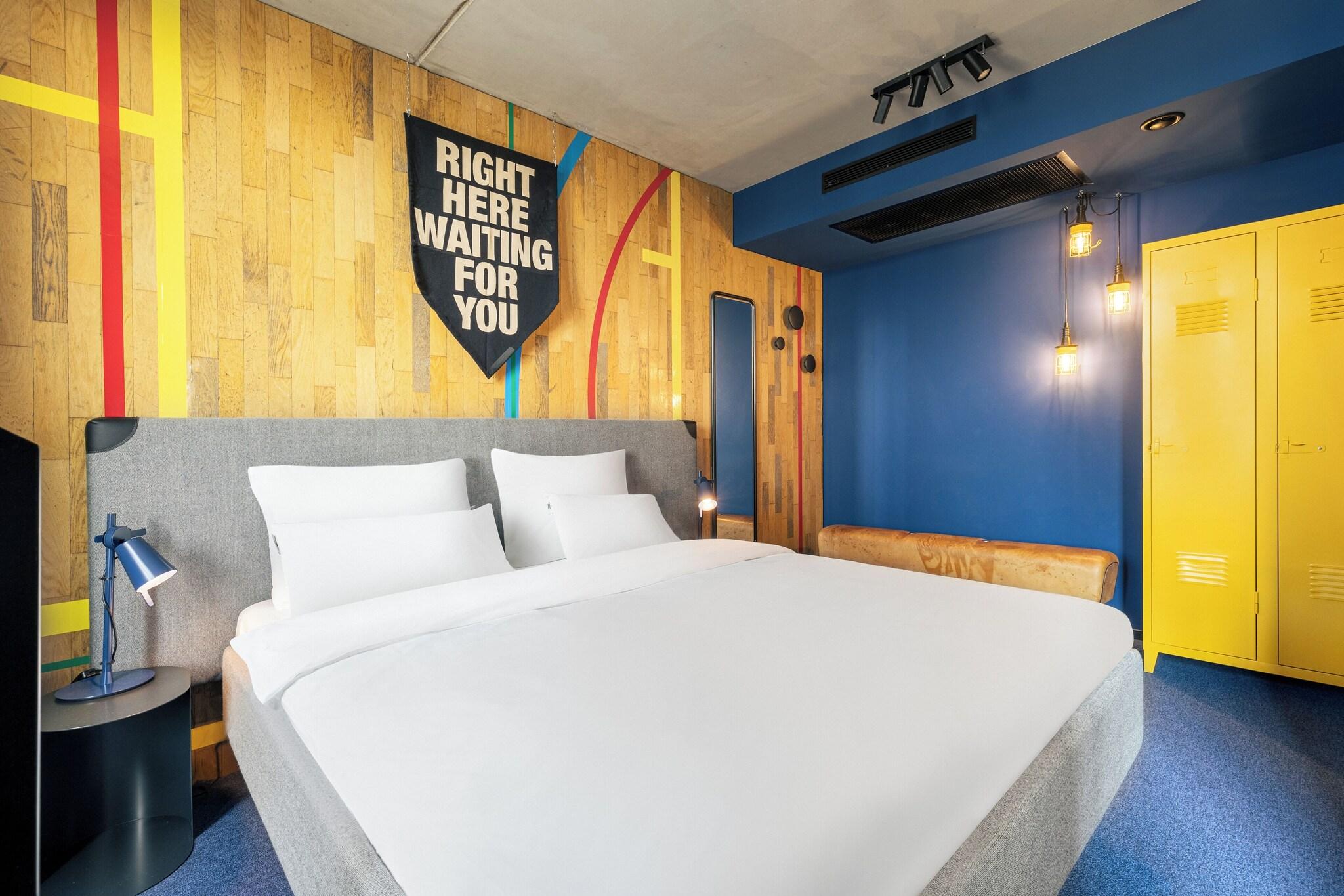 Double King Size Bed