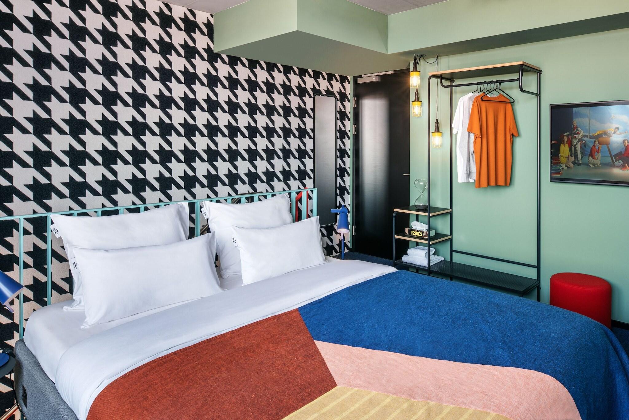 Quadruple Two King Beds