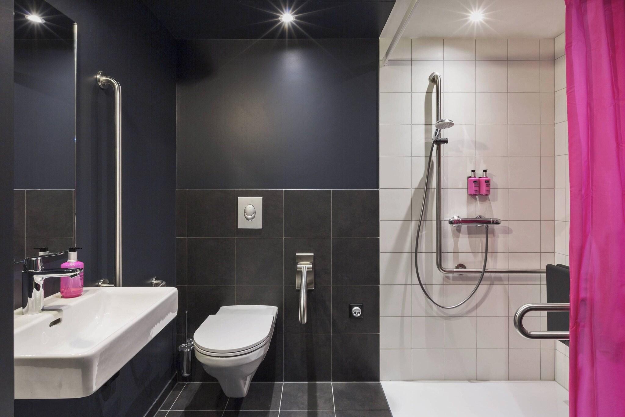 Double Queen Size Bed