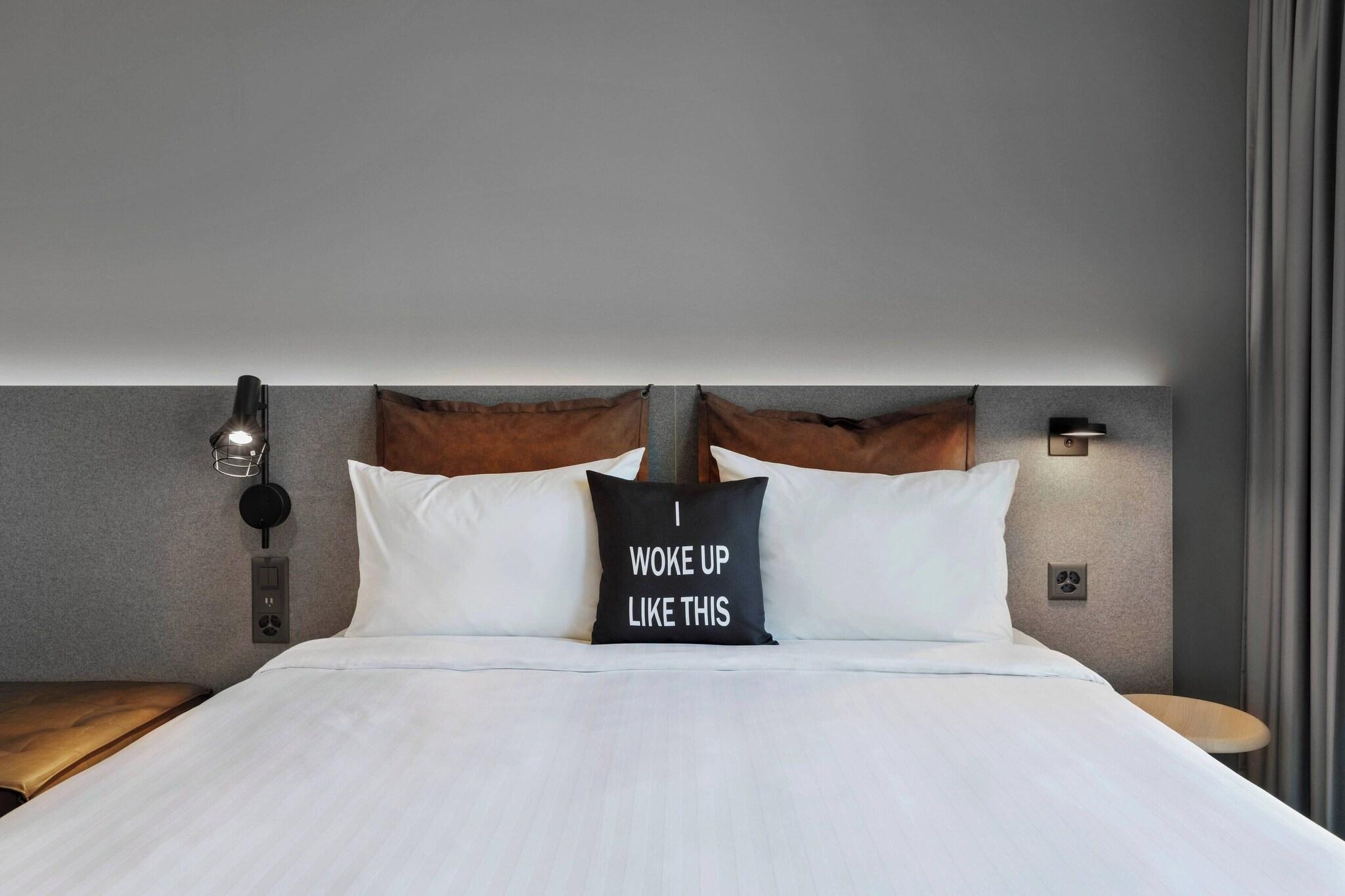 Double Queen Size Bed