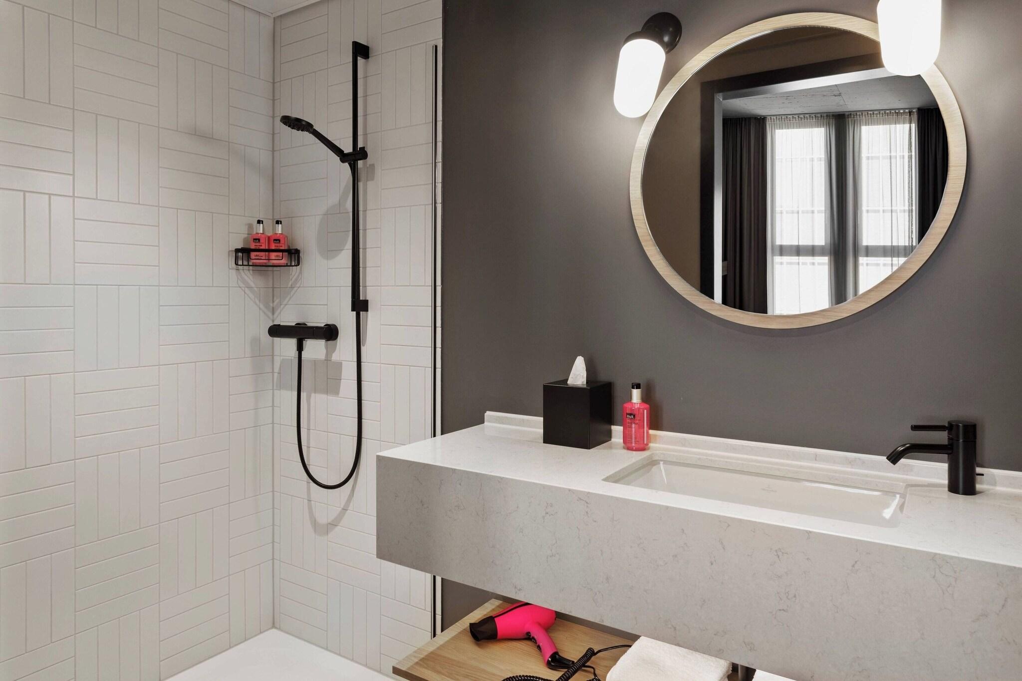 Double Queen Size Bed