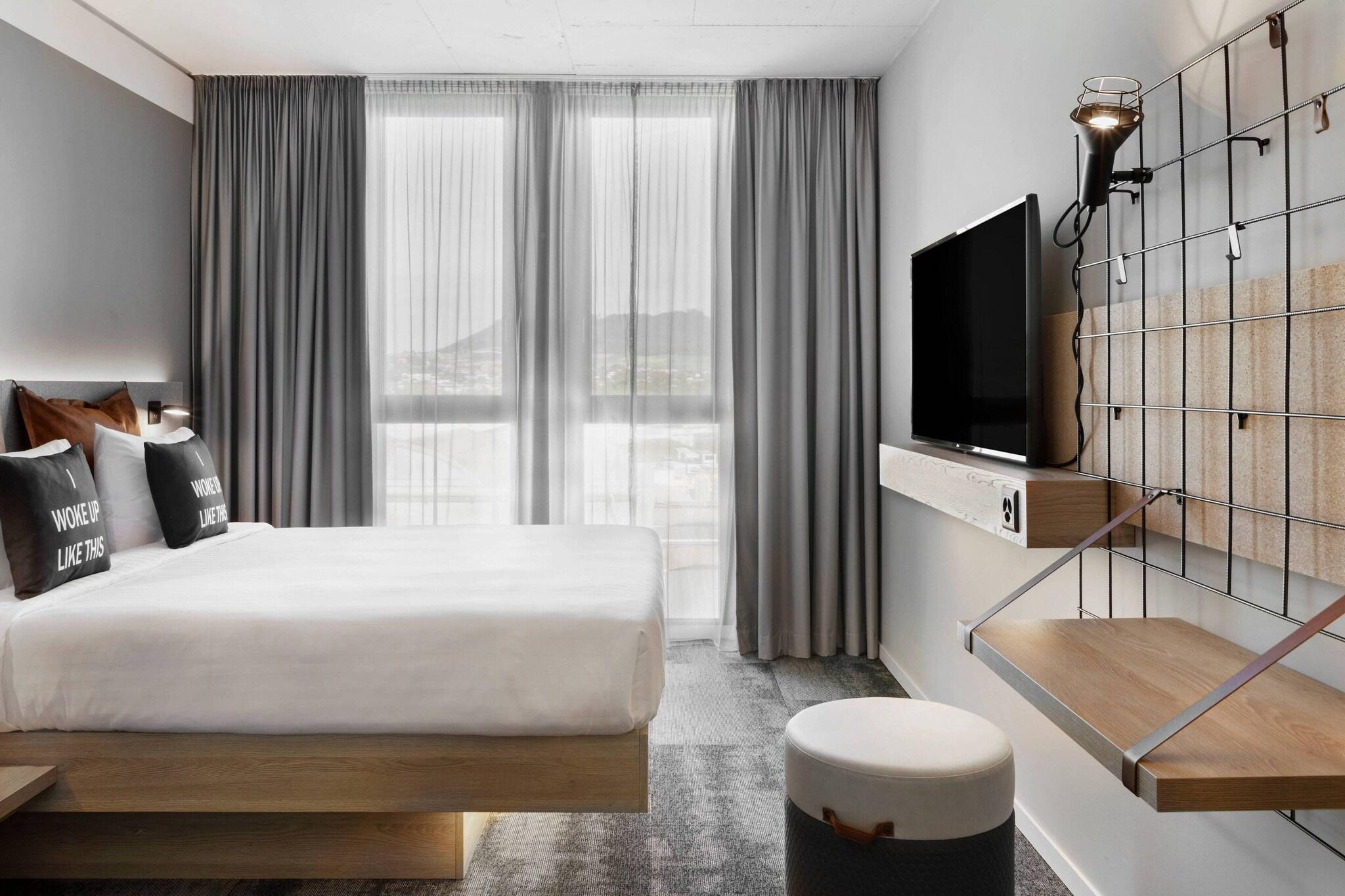 Double Queen Size Bed