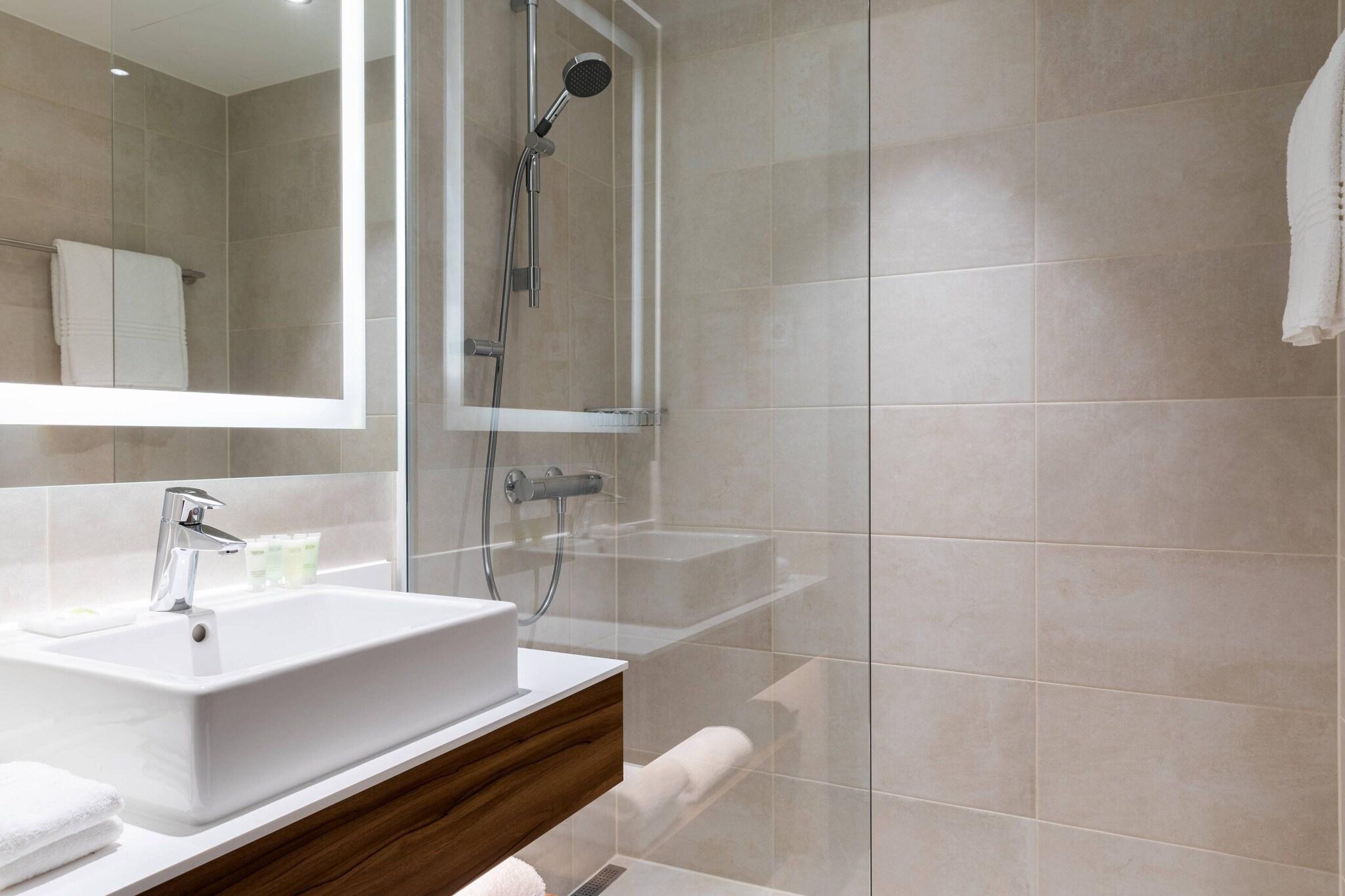 Double King Size Bed