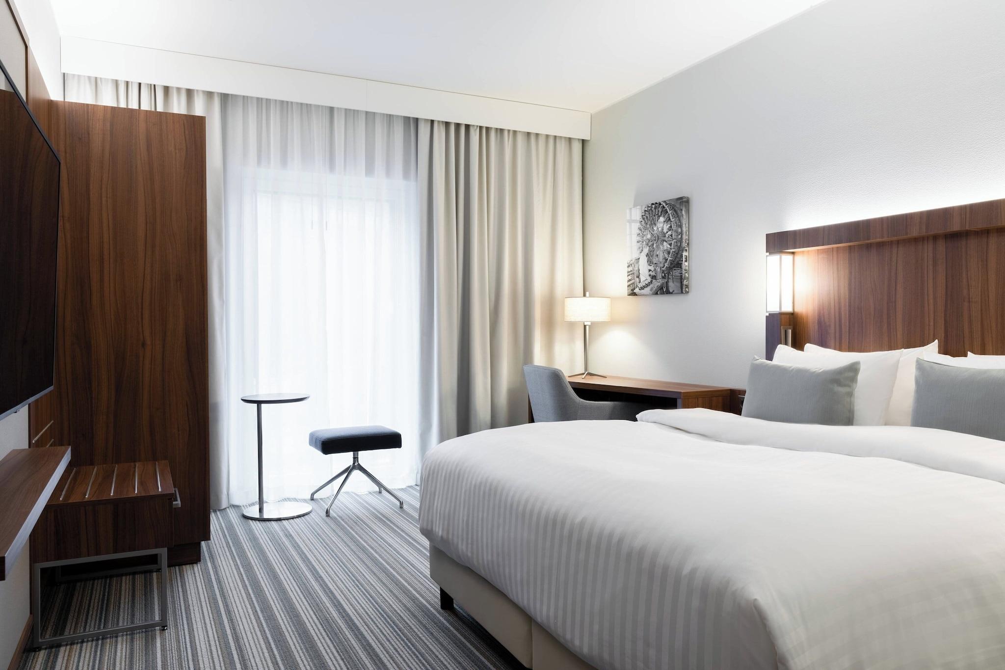 Double Deluxe King Bed