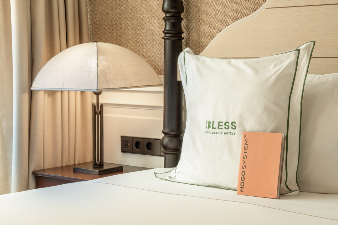 Single King Bed with Jacuzzi