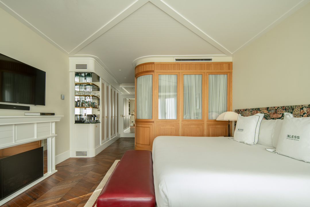 Single Premium with Views