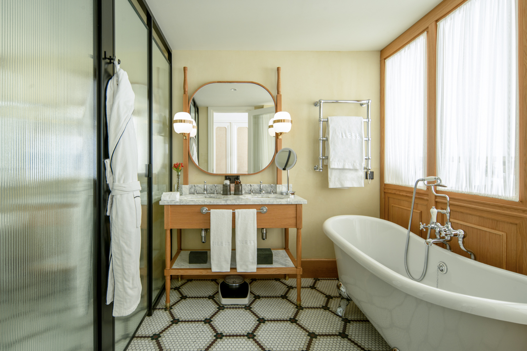 Single Premium with Views