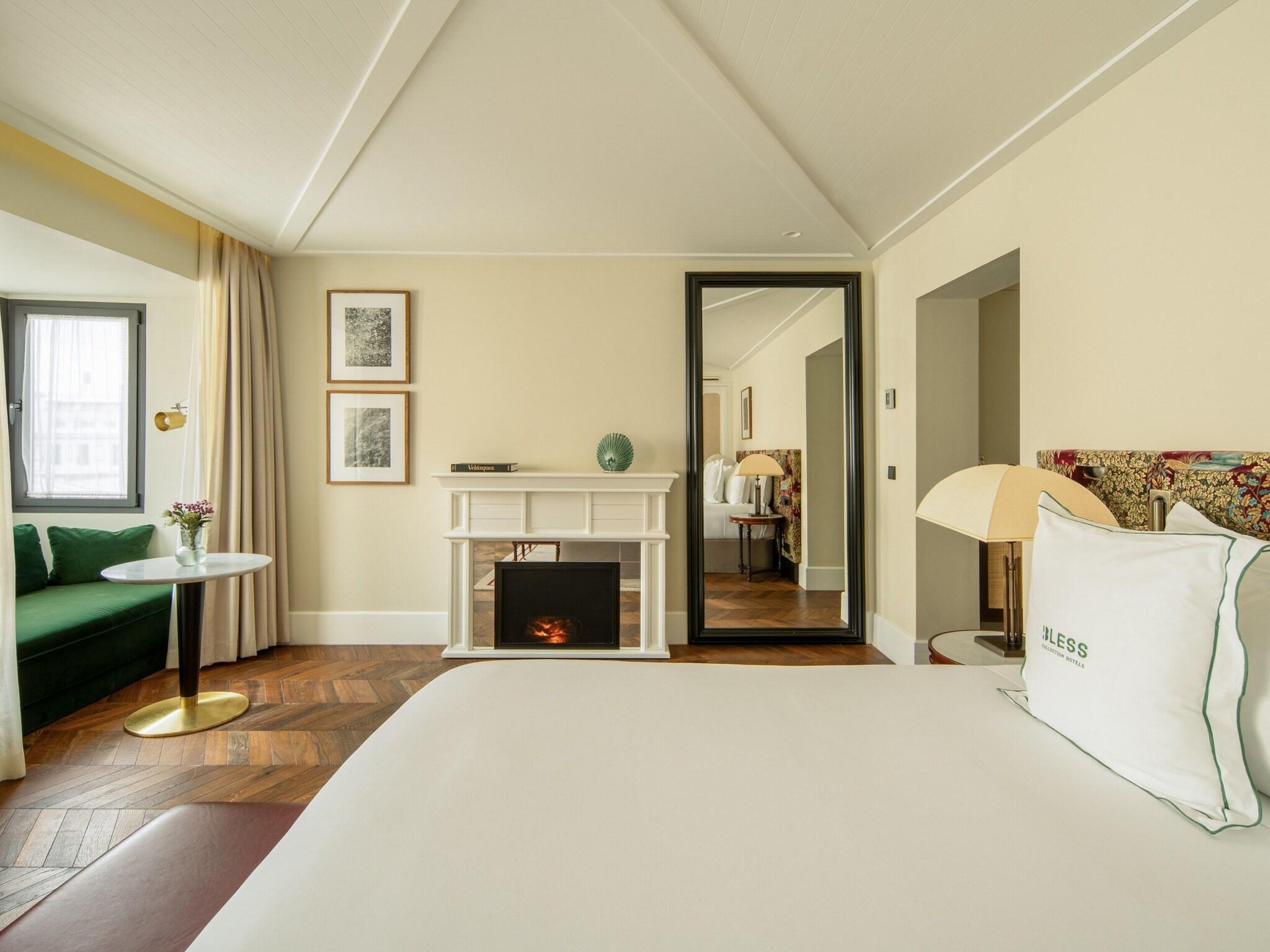 Family Room King Size Bed