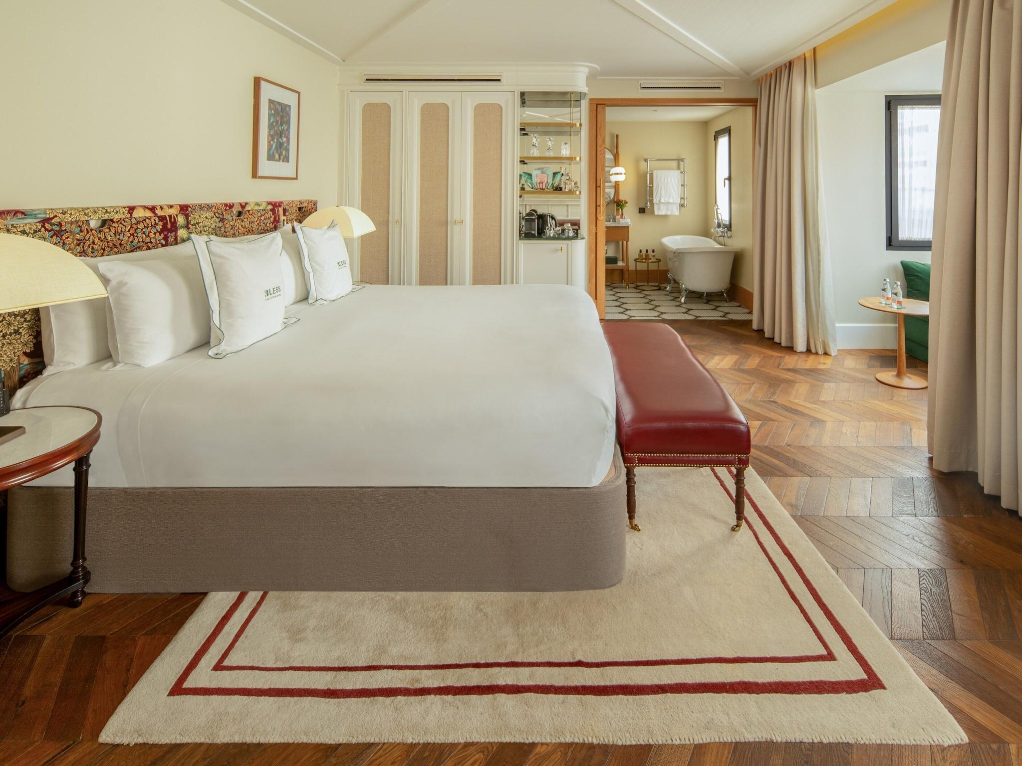 Family Room King Size Bed