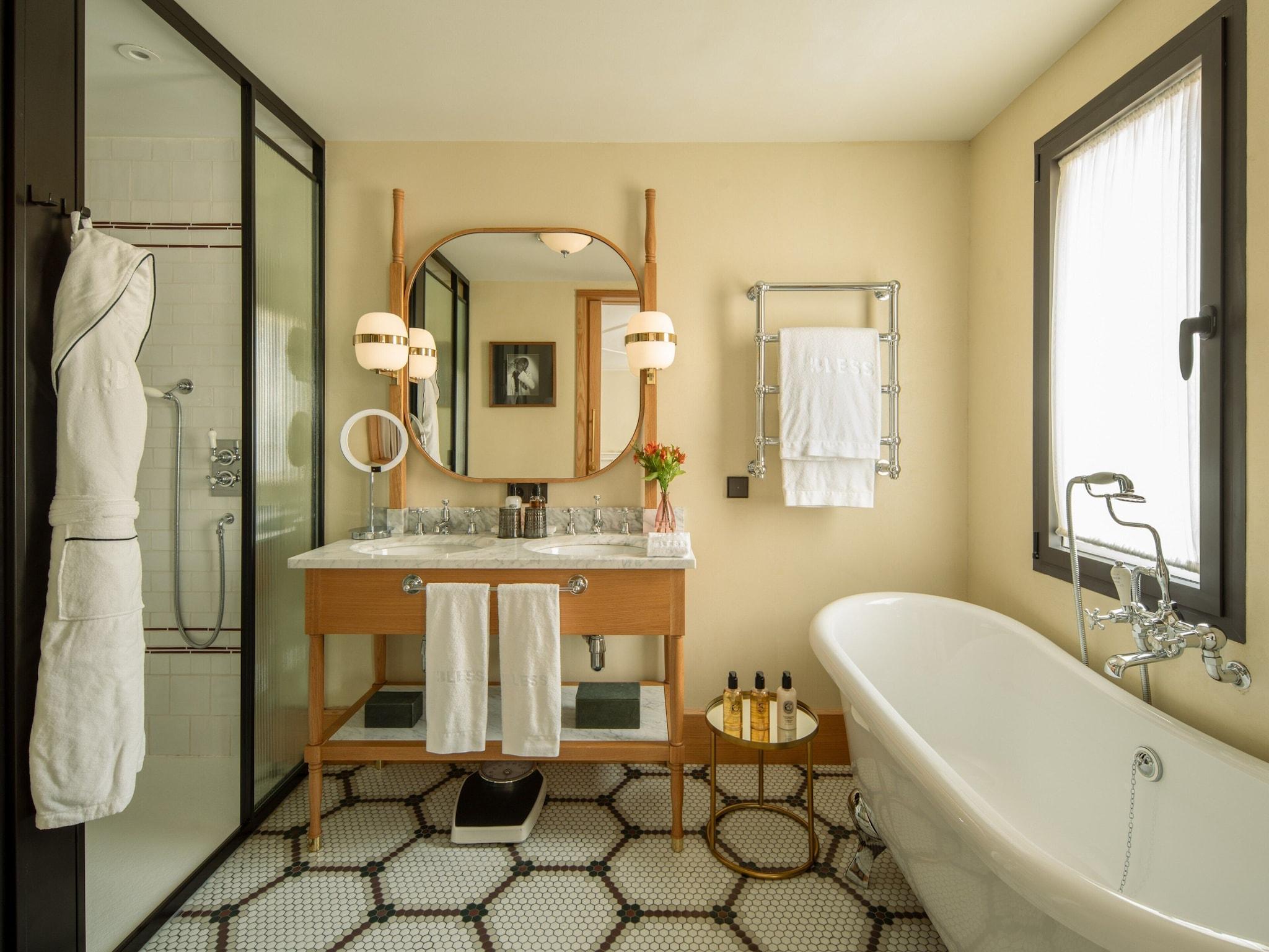 Family Room King Size Bed