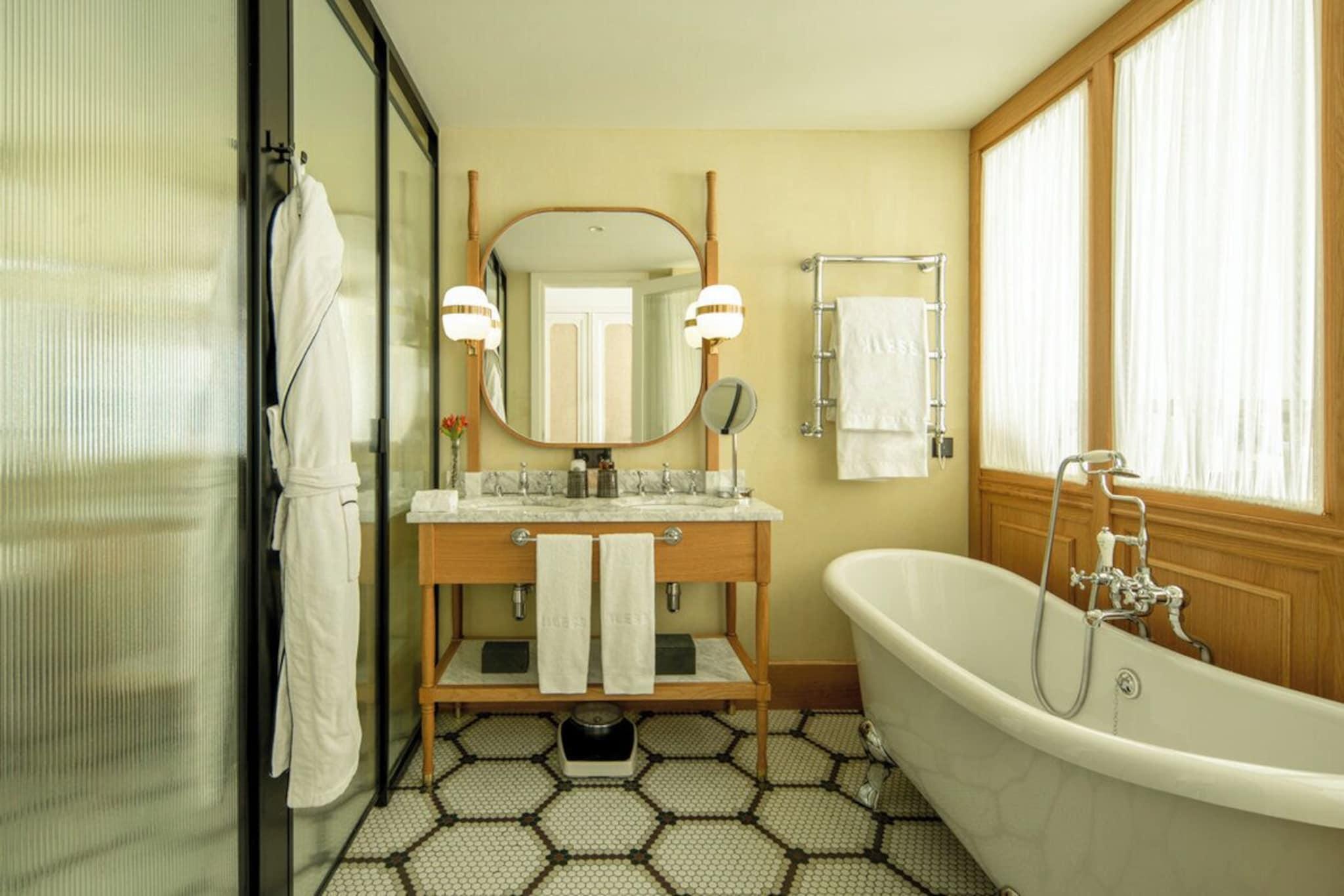 Double Premium with Views