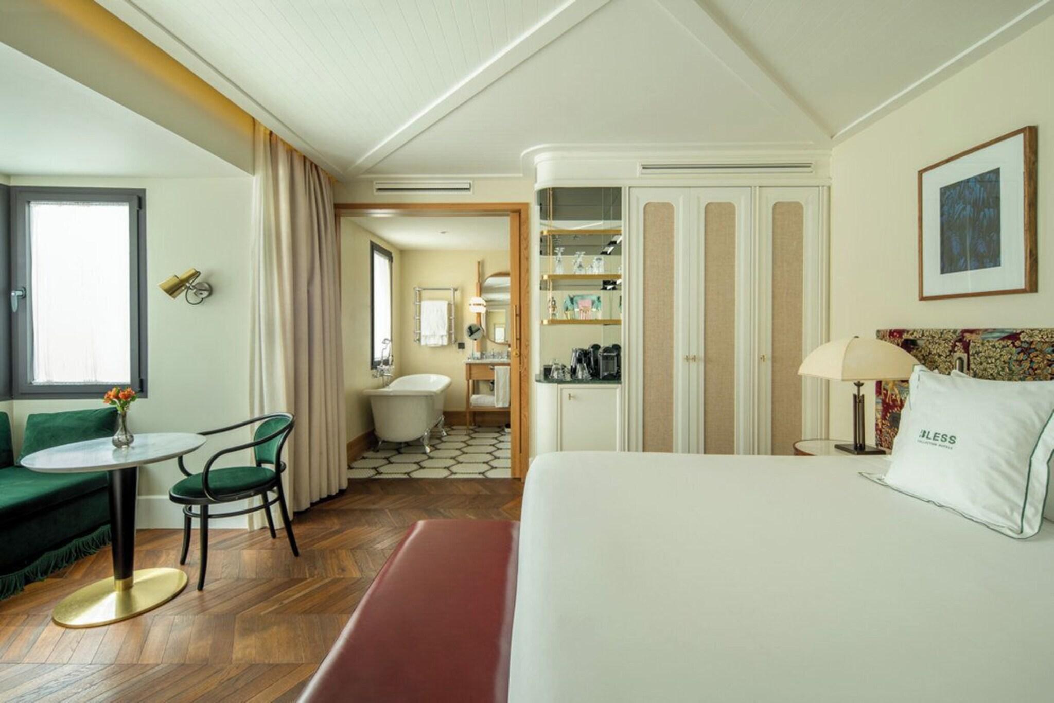 Double Deluxe King Bed