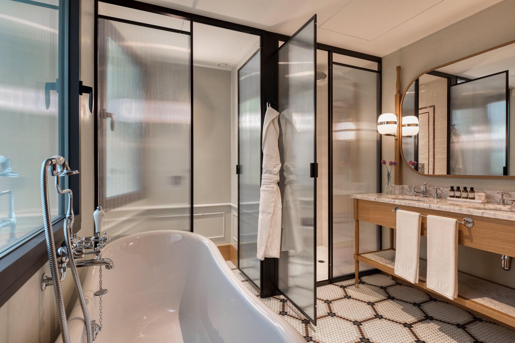 Family Room King Size Bed