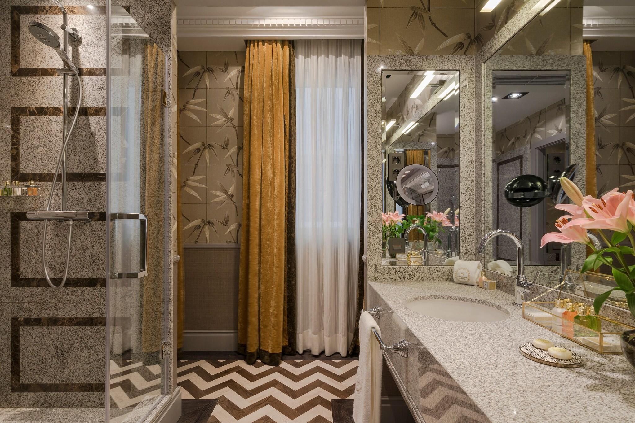 Family Room Deluxe Two Queen Beds