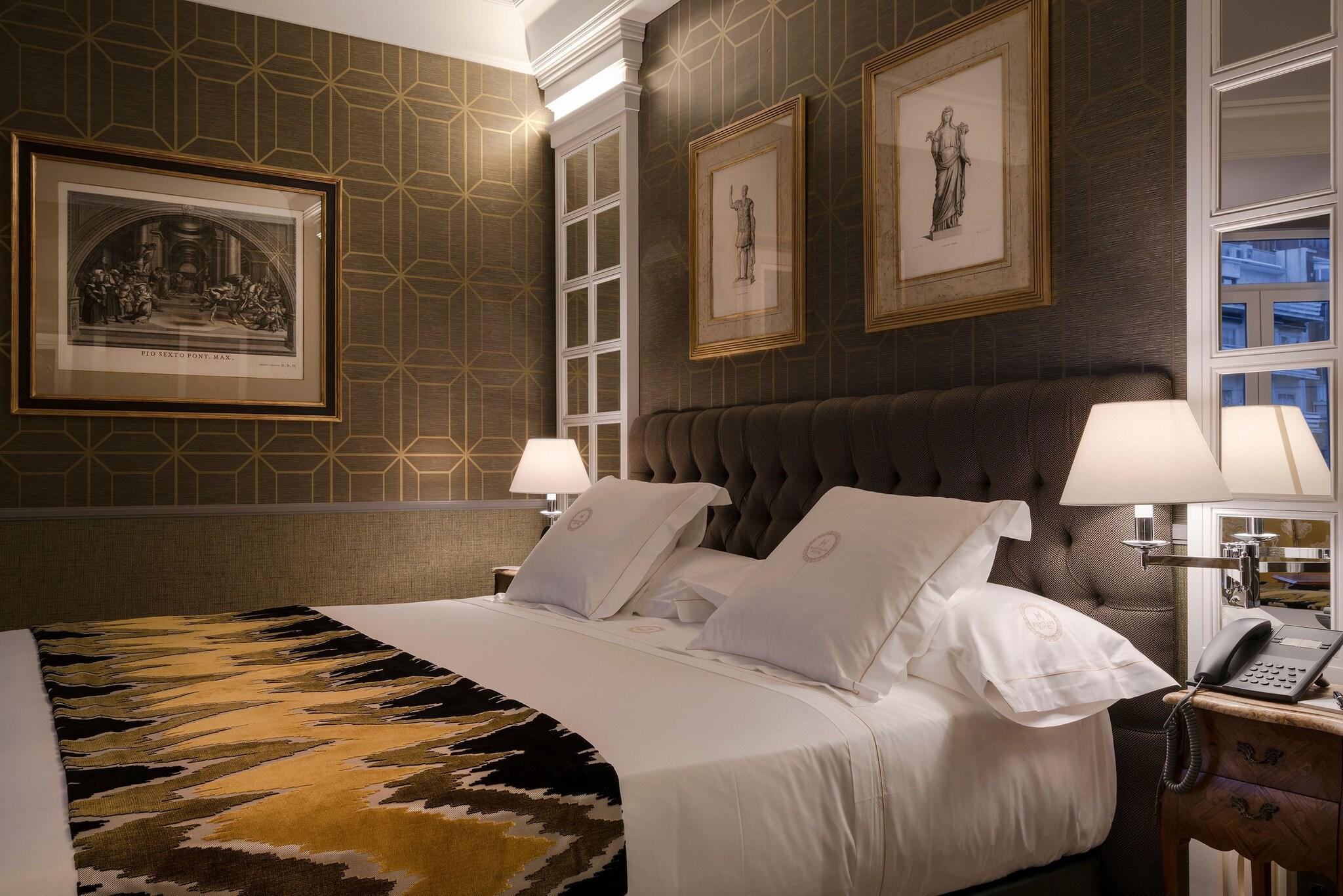 Junior Suite Queen Size Bed