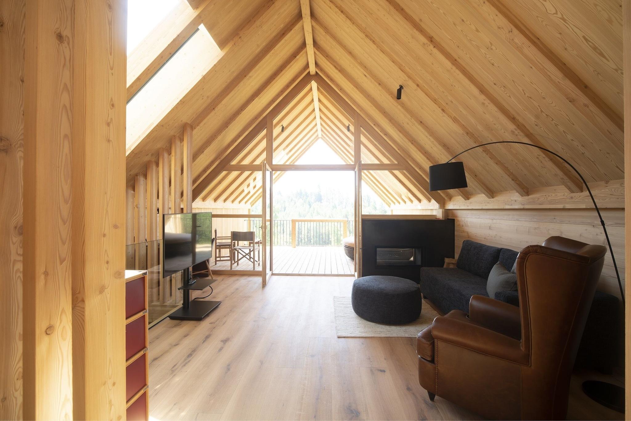 Chalet Deluxe King Bed