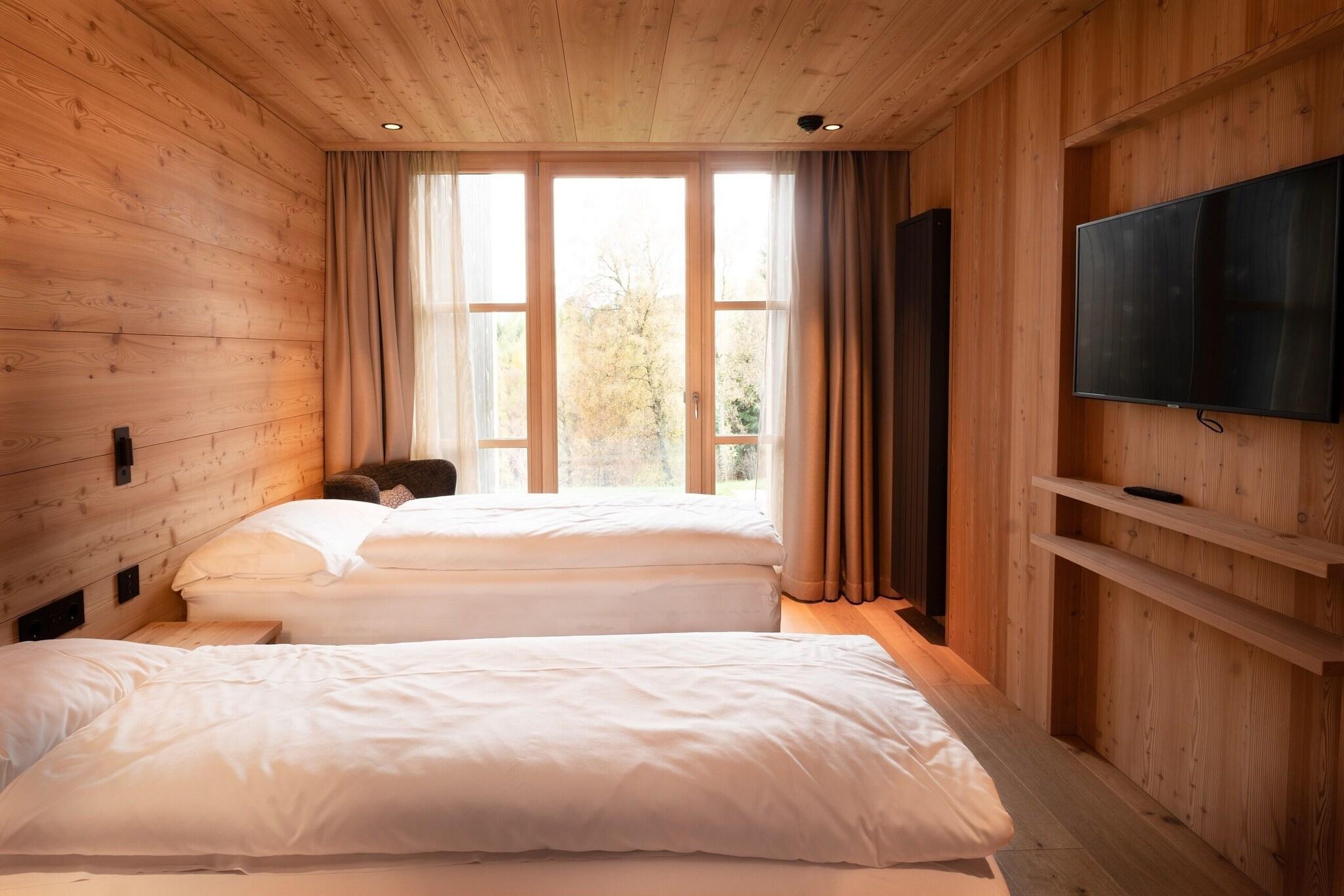 Chalet Two Queen Beds