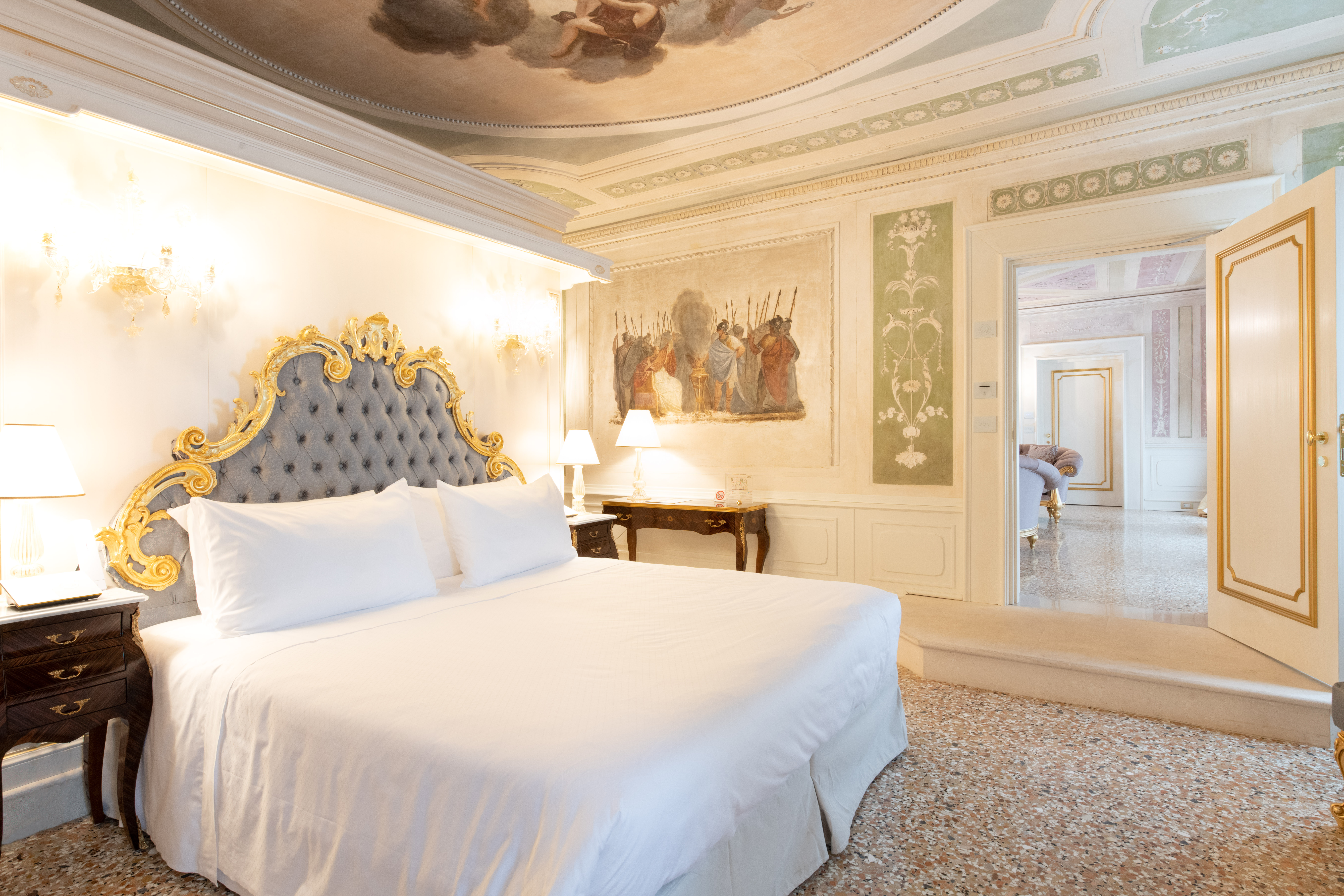 Junior Suite Canal View