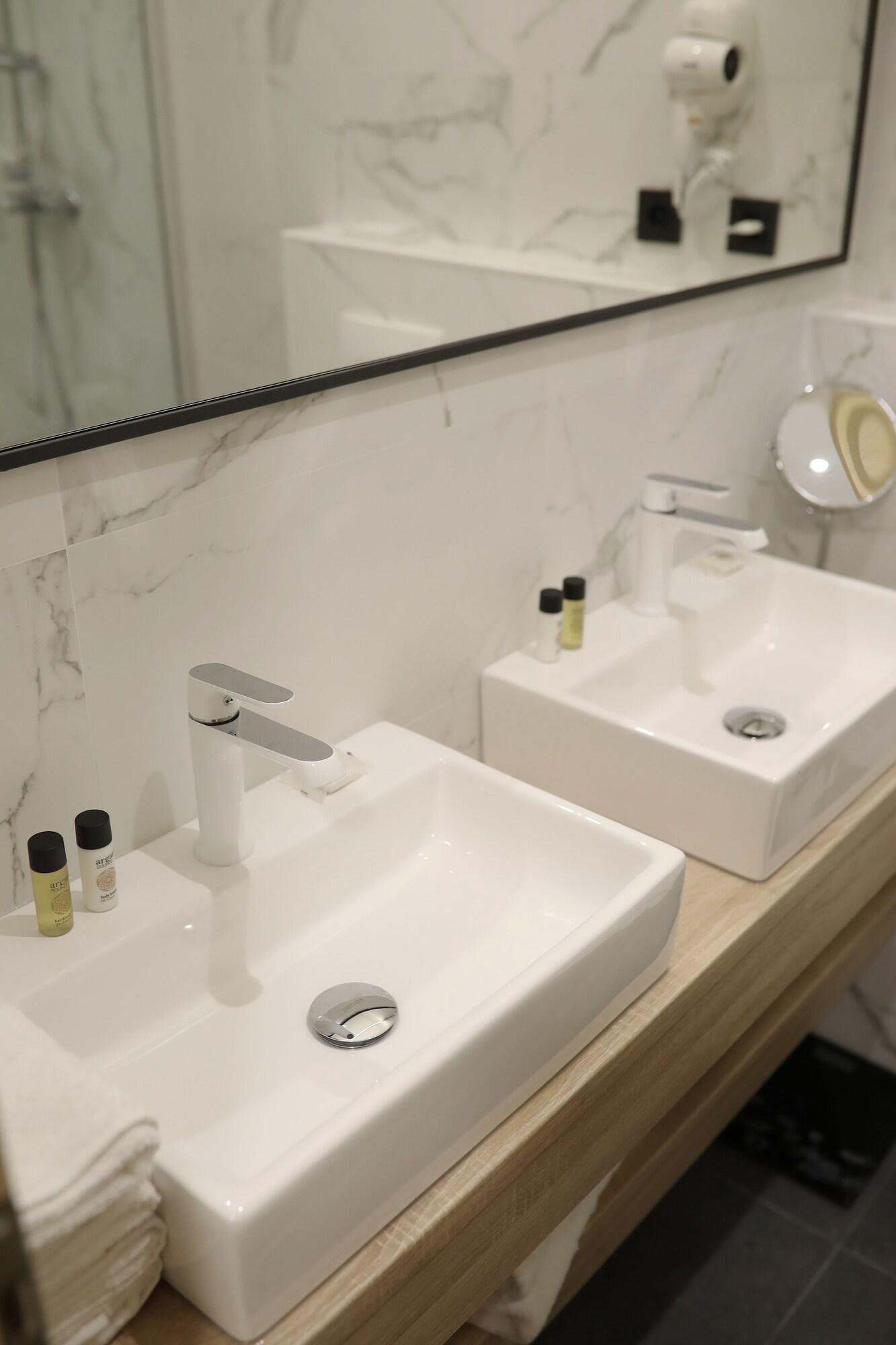 Double Superior King Bed