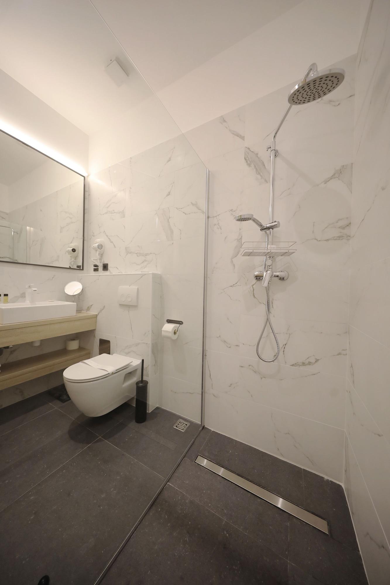 Double Superior King Bed