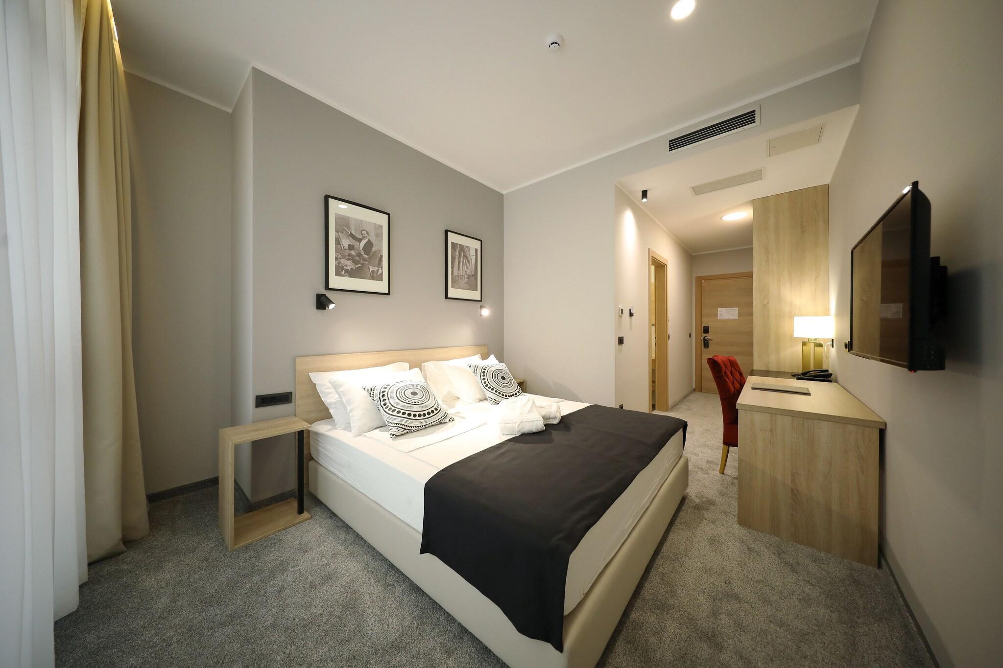 Double King Size Bed