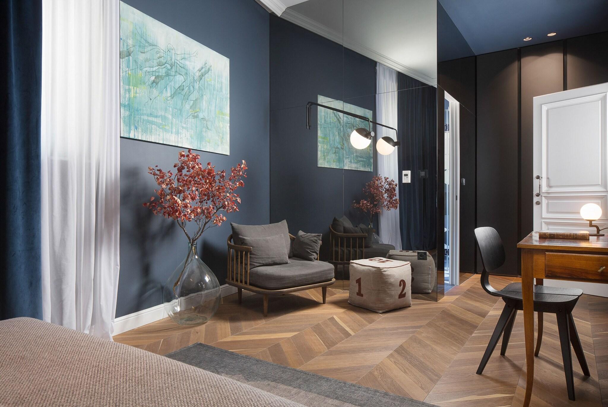 Double Queen Size Bed