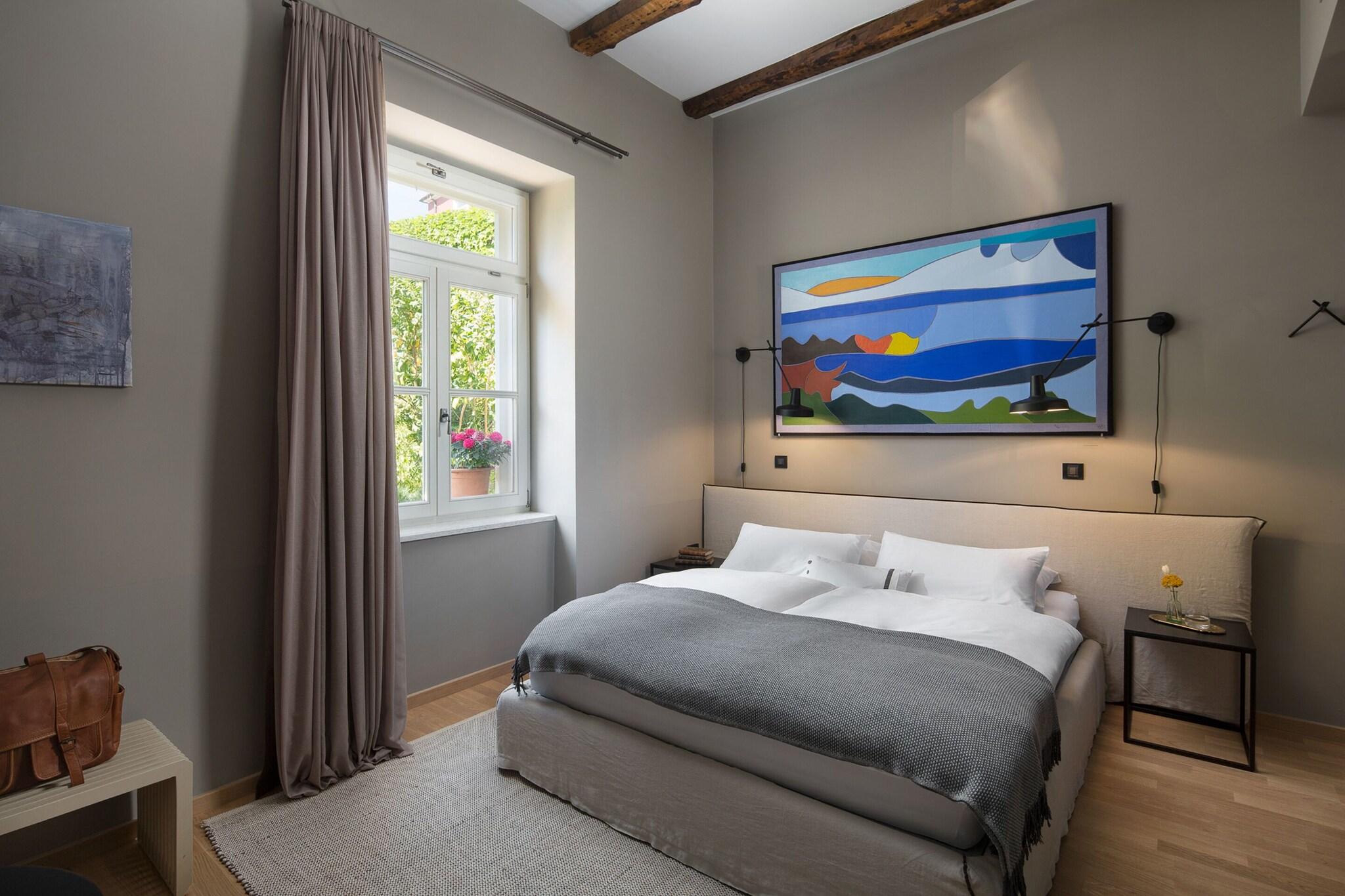 Double Queen Size Bed