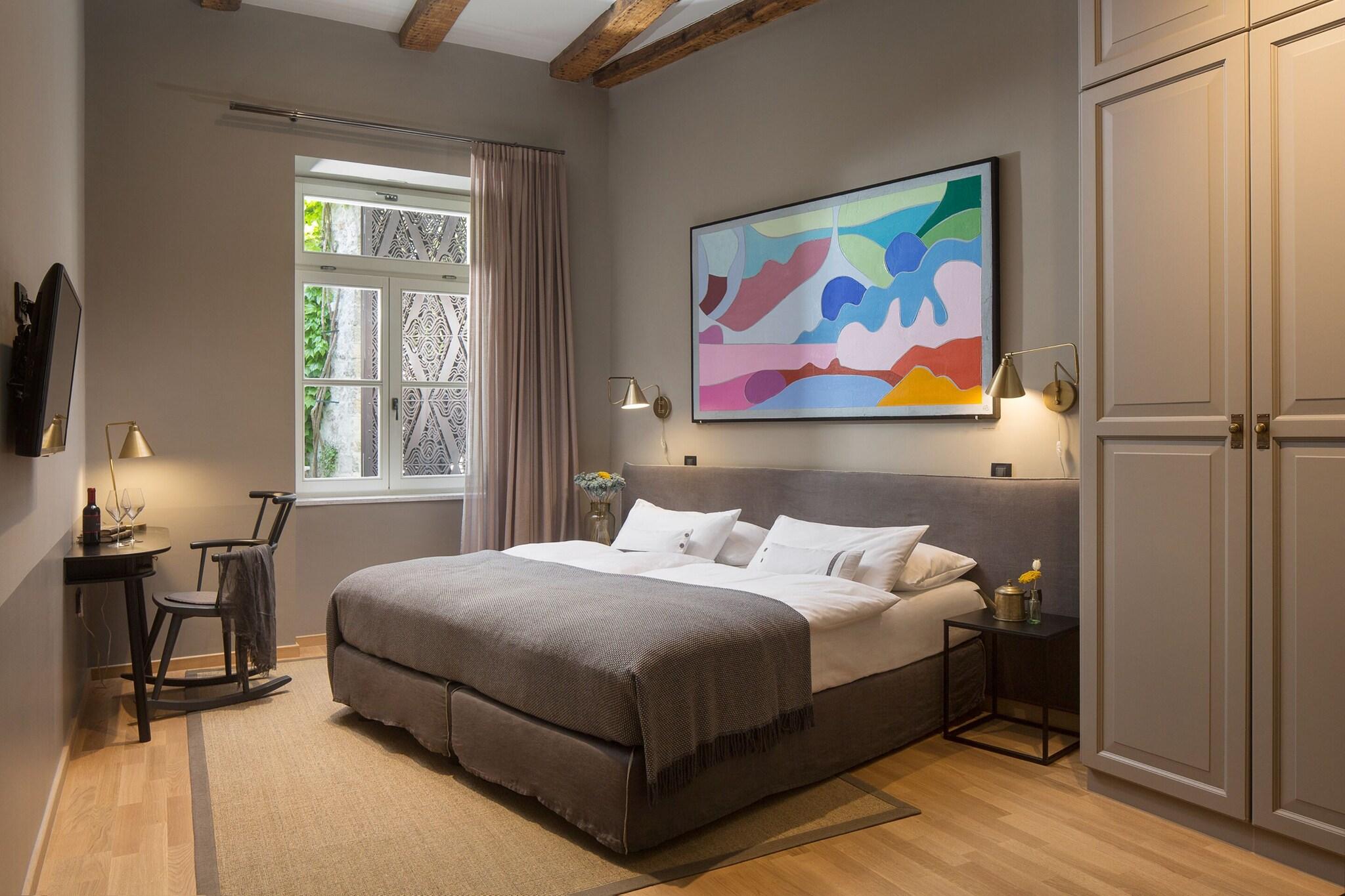 Double Queen Size Bed