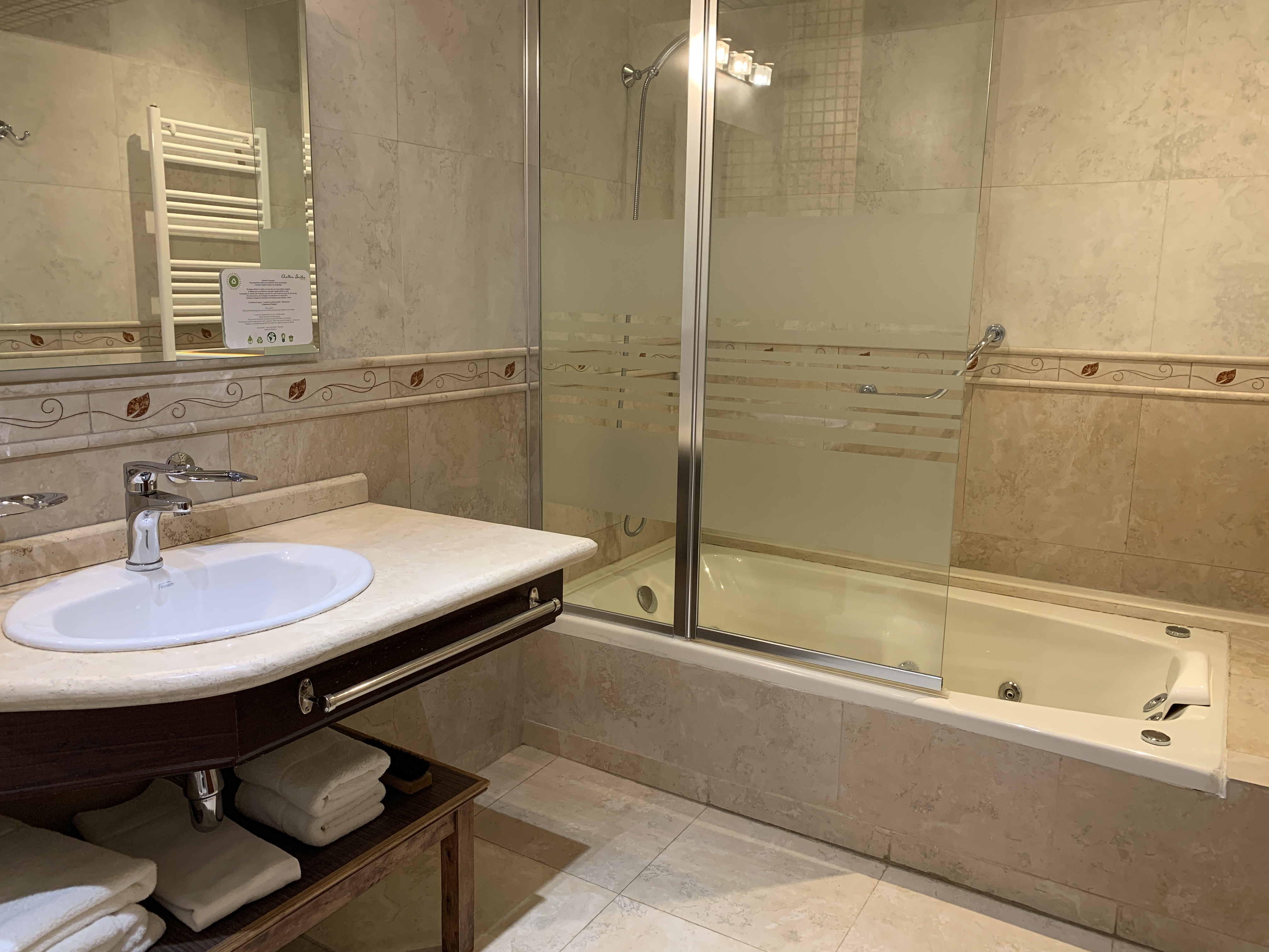 Double Deluxe One Bed