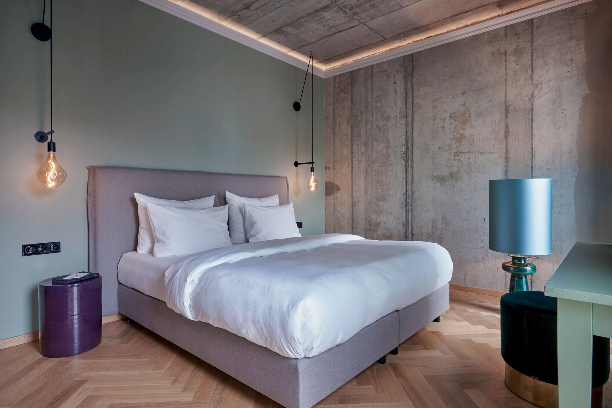 Double Premium King Bed