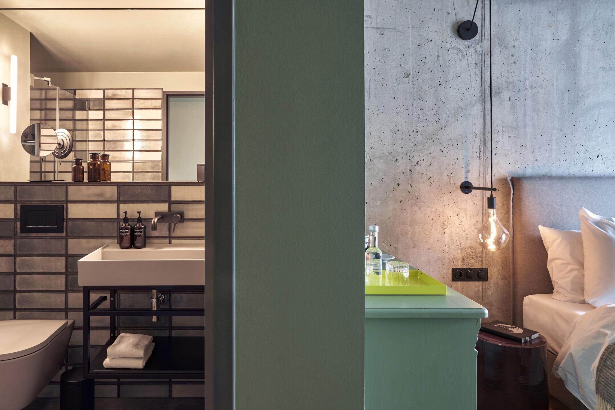 Double Superior Queen Bed