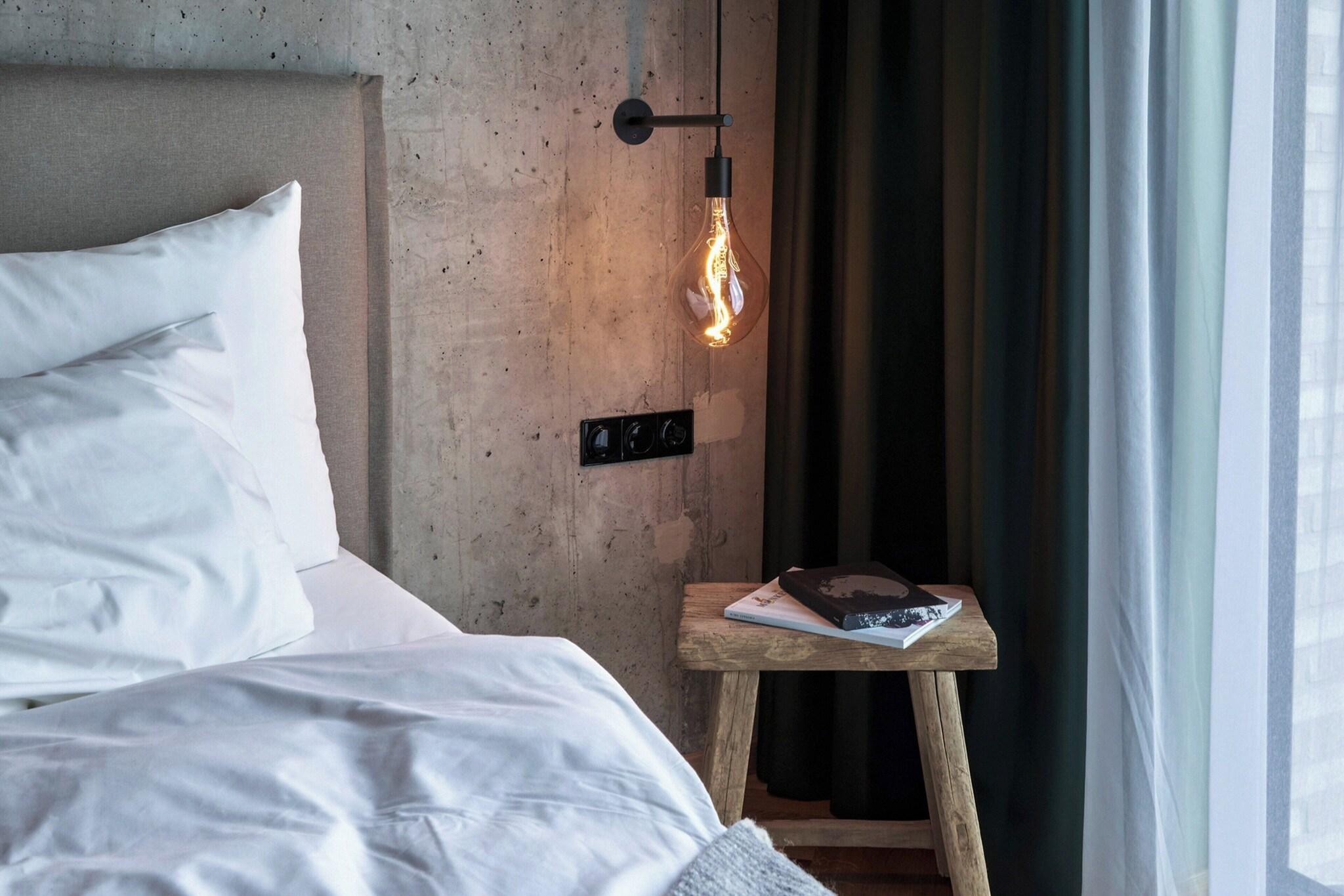 Double Superior Queen Bed