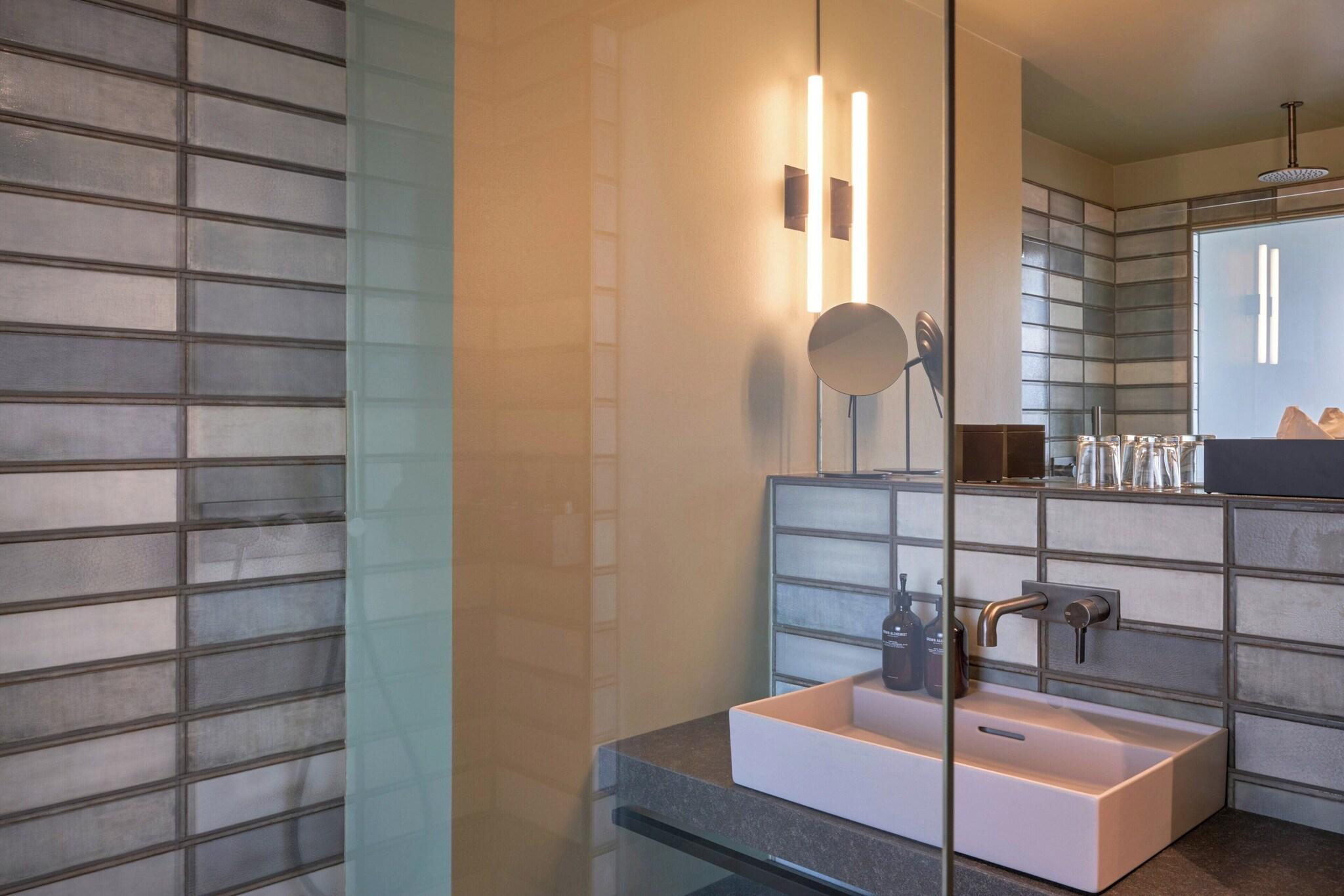 Junior Suite King Size Bed