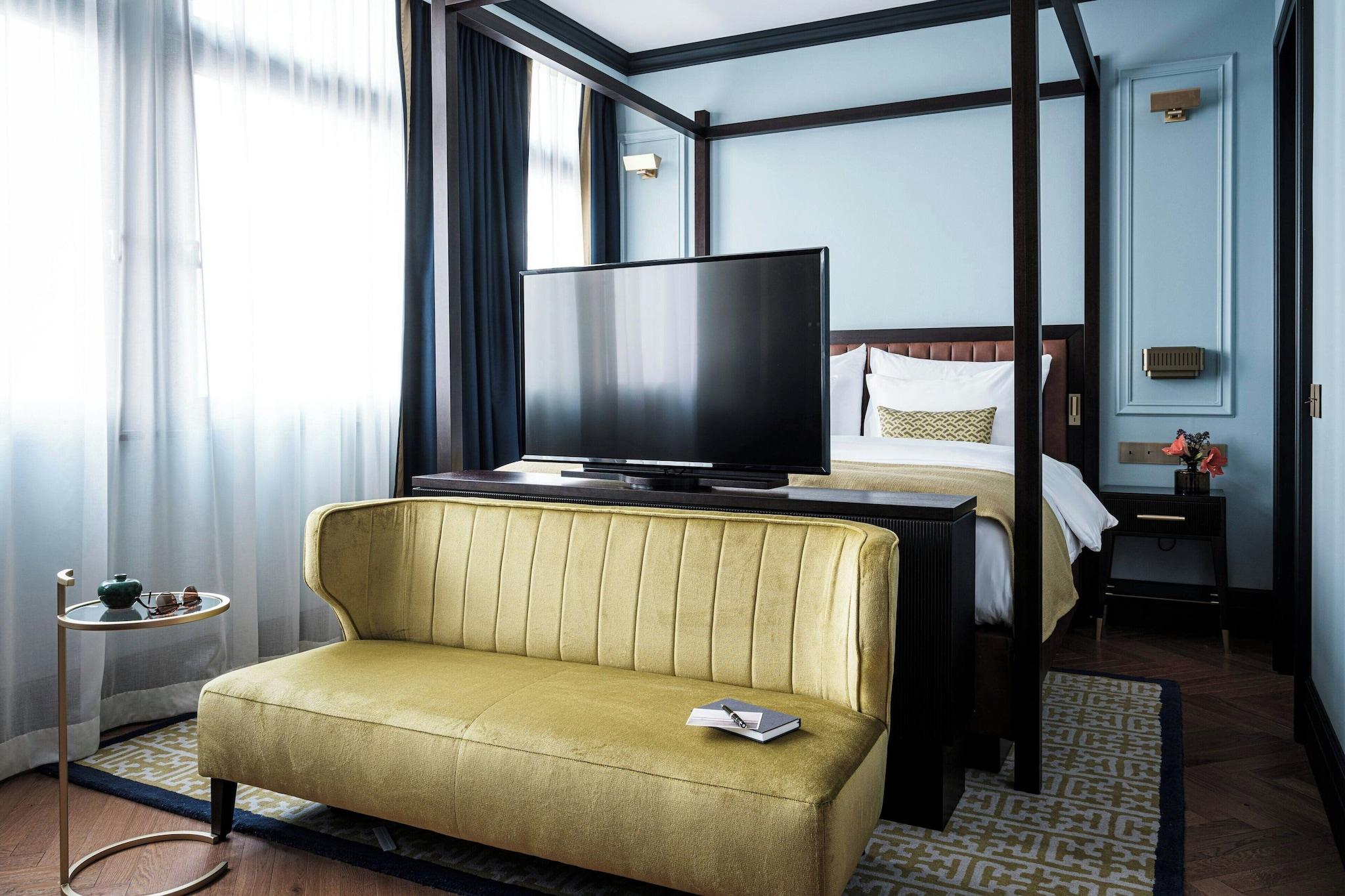 Junior Suite King Bed Non Smoking