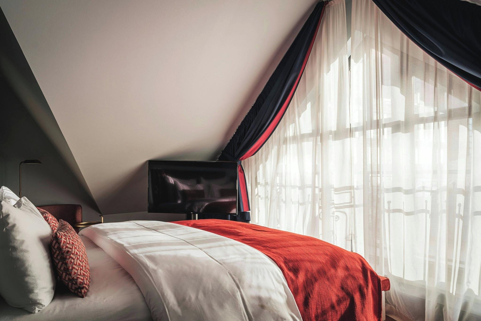 Double Premium King Bed