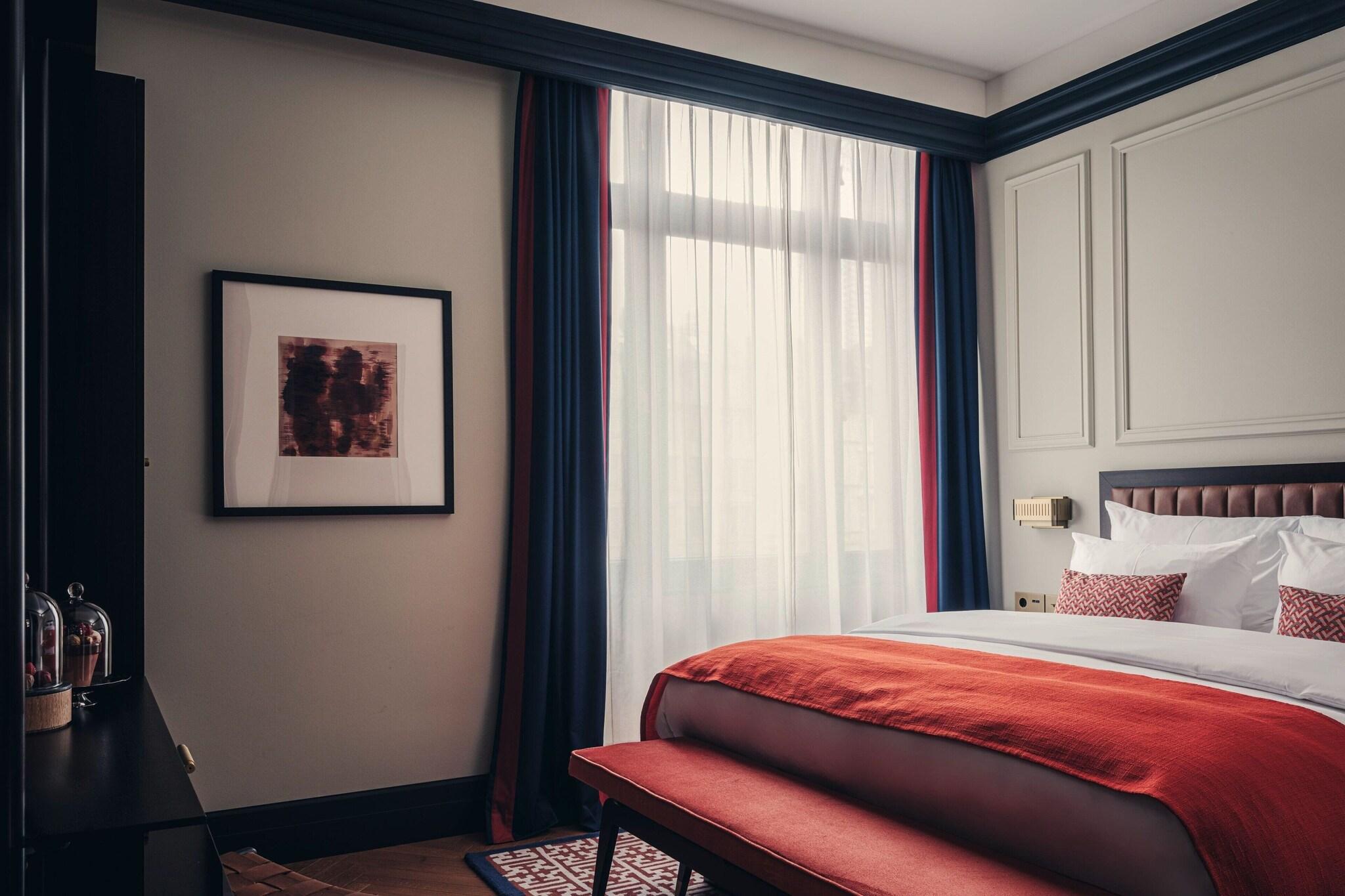 Double Deluxe King Bed