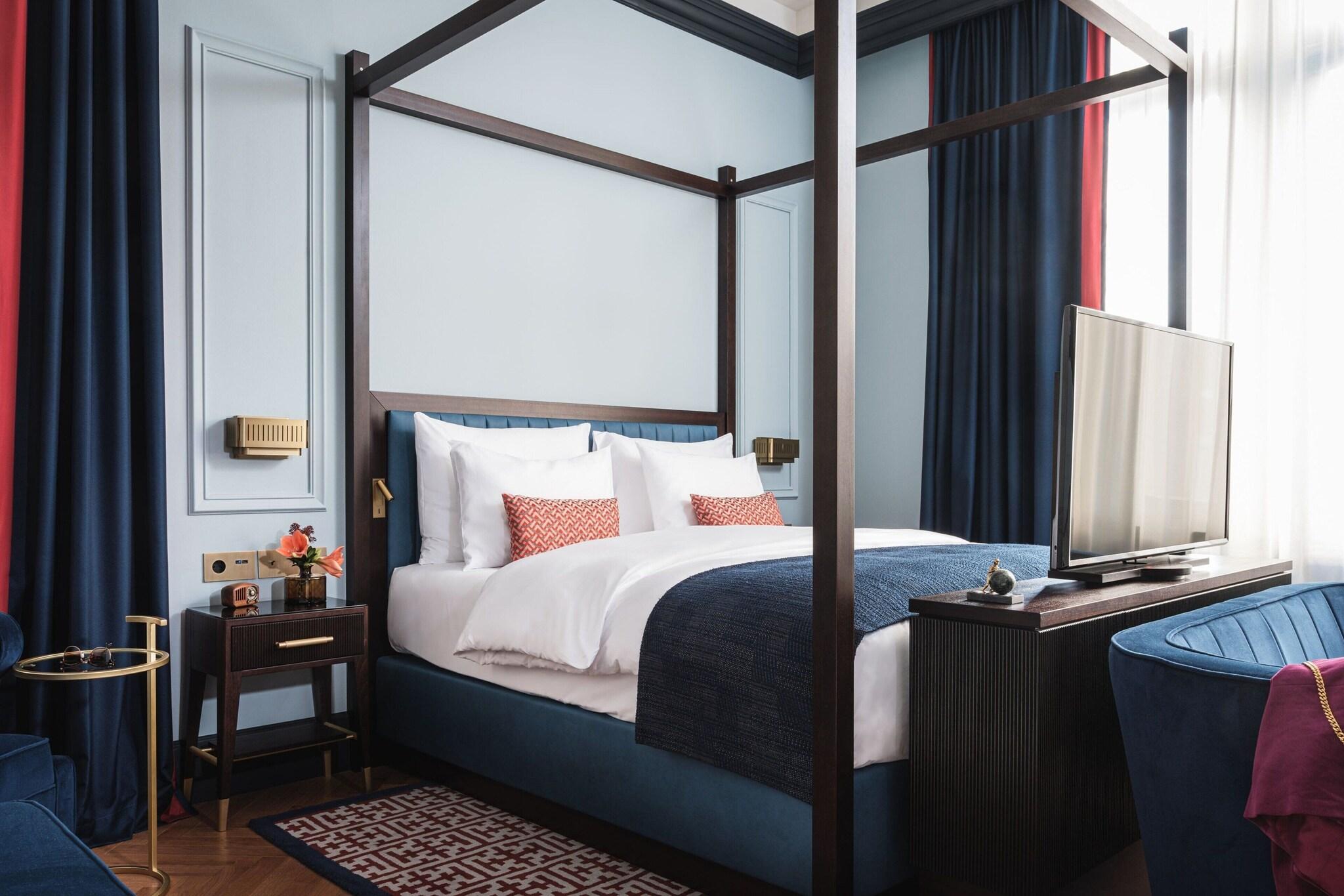 Junior Suite King Bed One Bedroom 