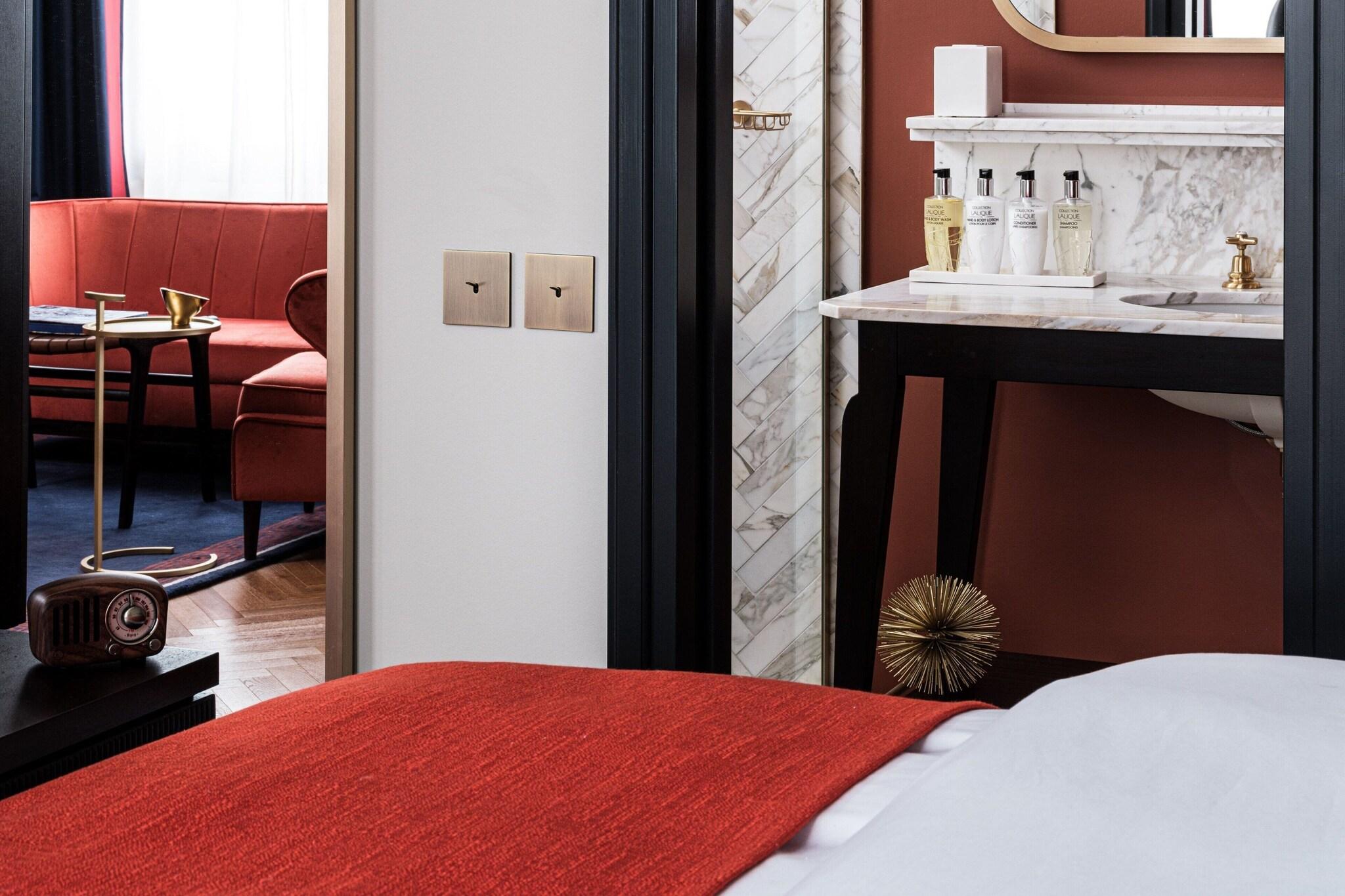 Junior Suite King Bed One Bedroom 