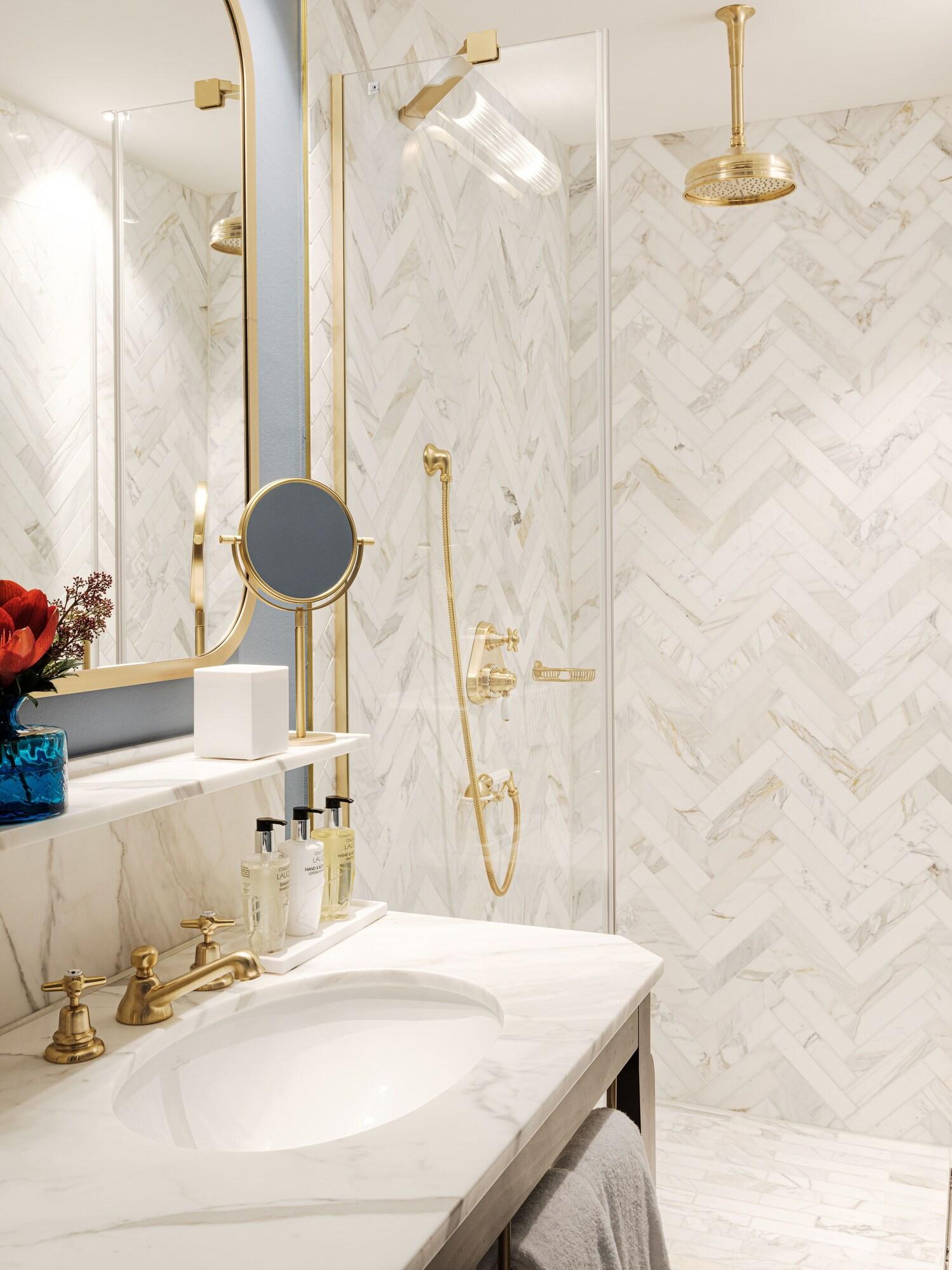 Junior Suite King Bed One Bedroom 