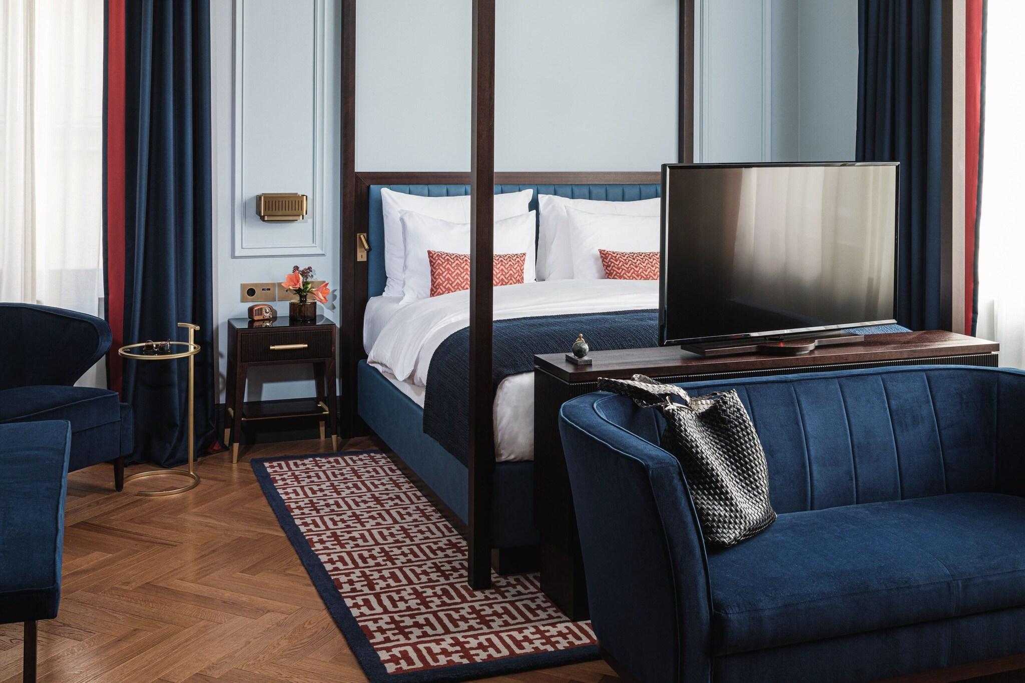 Junior Suite King Bed One Bedroom 